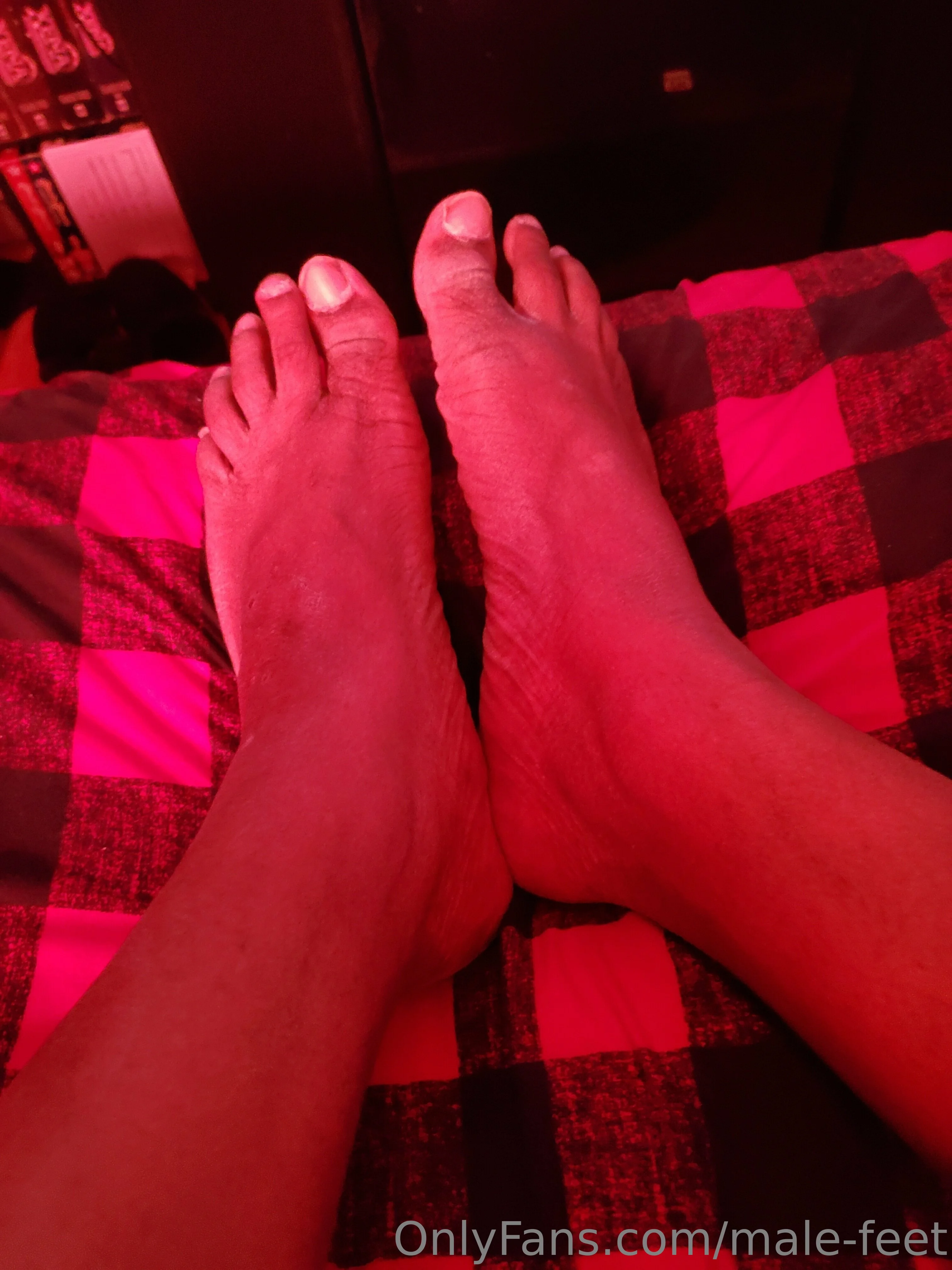 Only Guy Feet @male-feet nude onlyfans