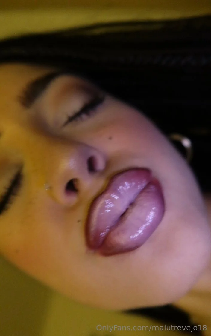 Malu Trevejo @malutrevejo18 commercial for jeans