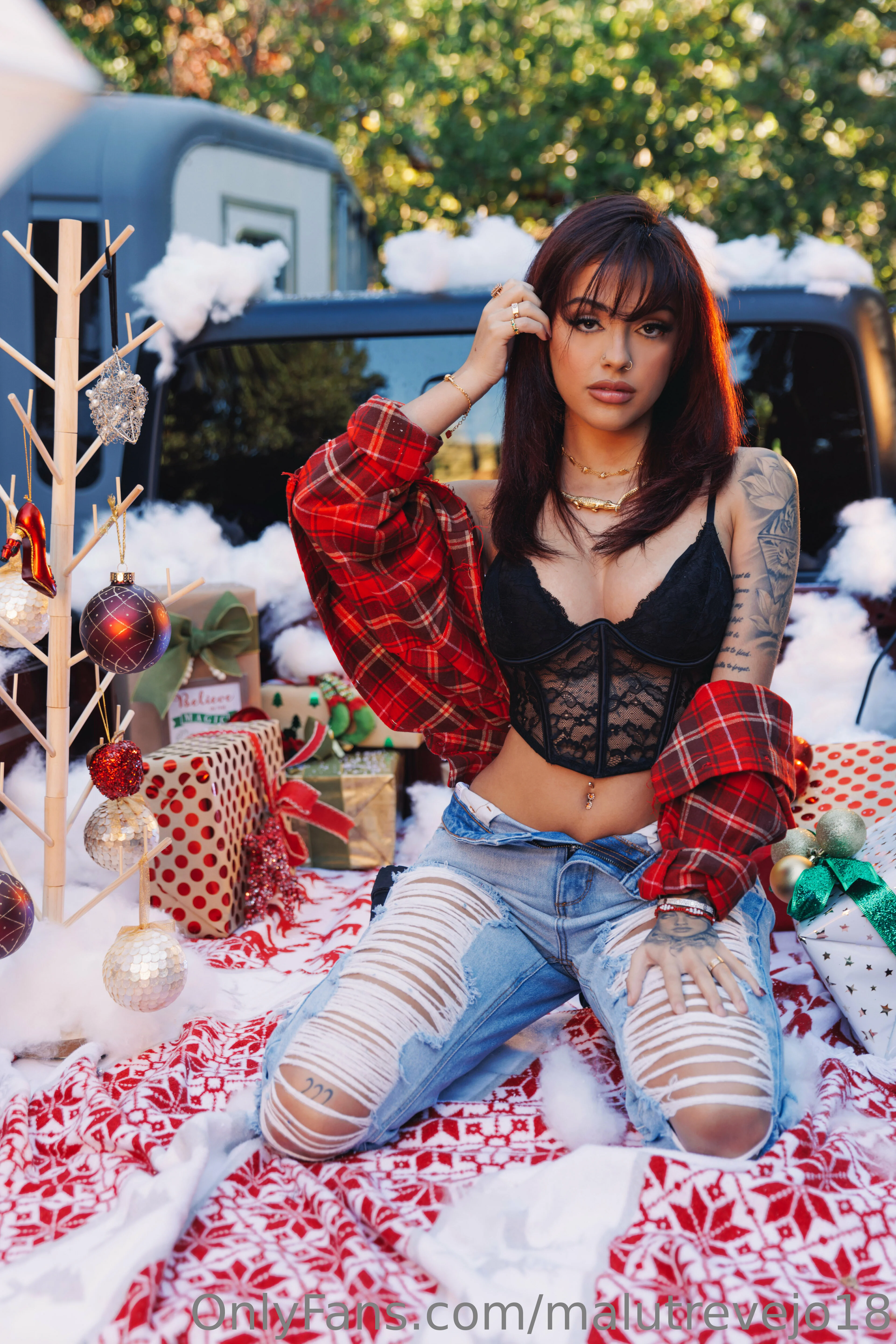 Malu Trevejo and ben