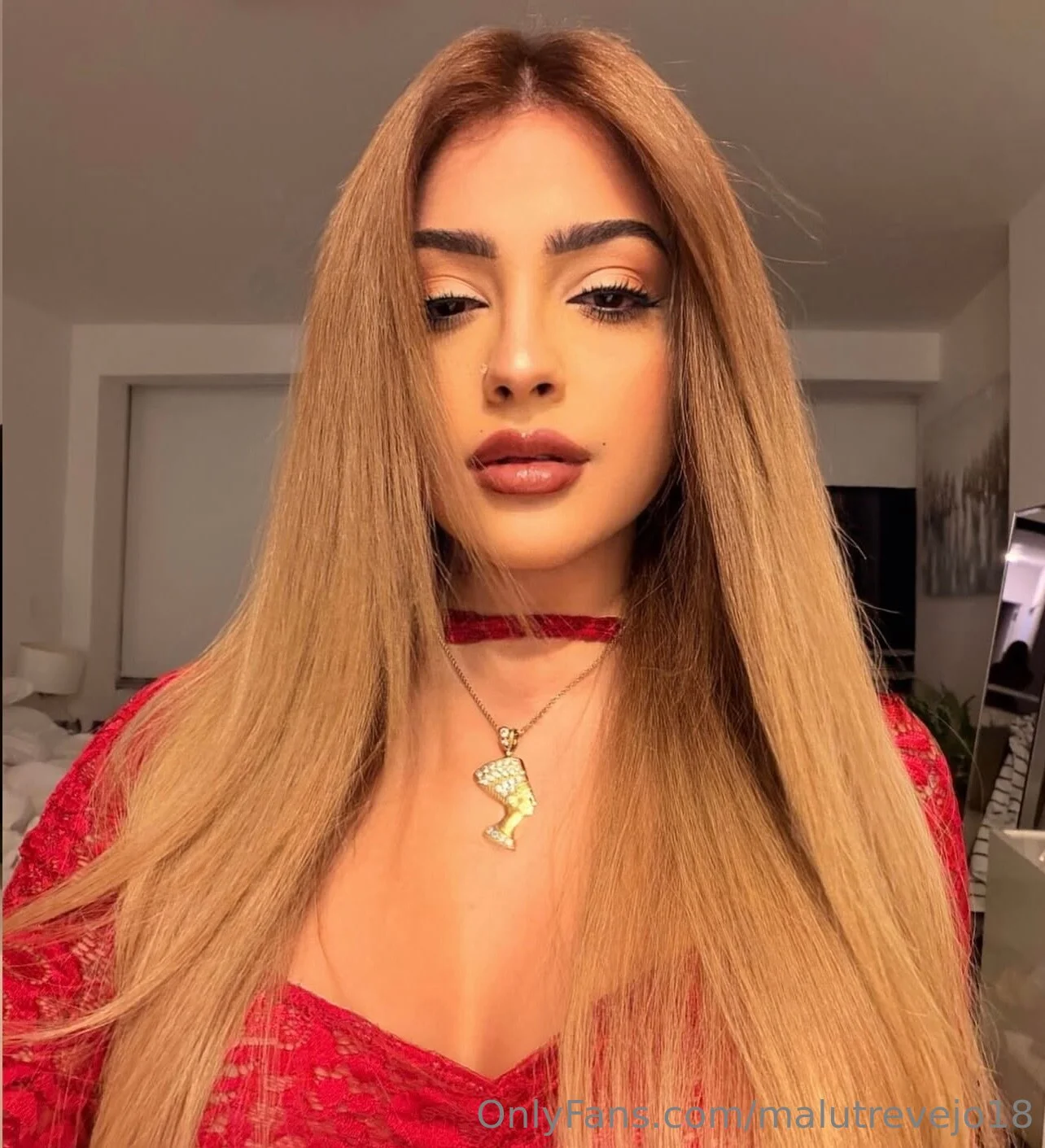 Malu Trevejo @malutrevejo18 how old was in white lotus season 1