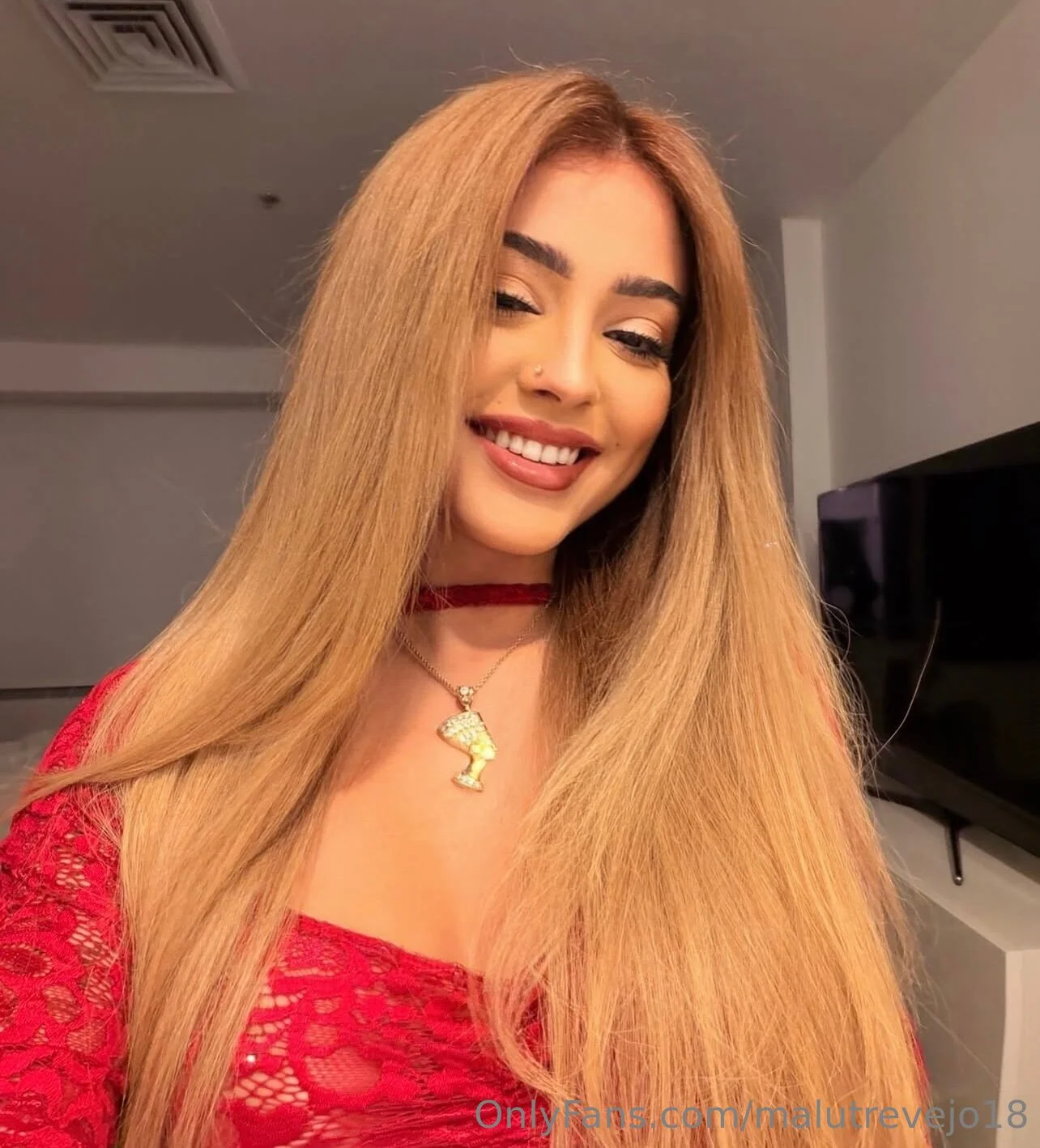 Malu Trevejo @malutrevejo18 naked boobs gif