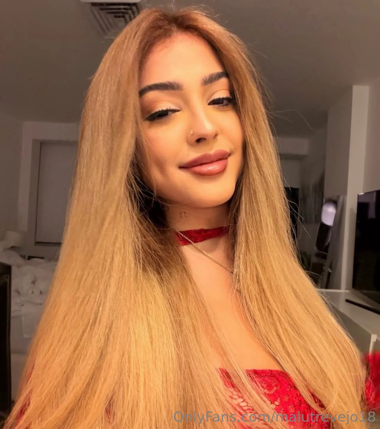 Malu Trevejo @malutrevejo18 vs saori araki