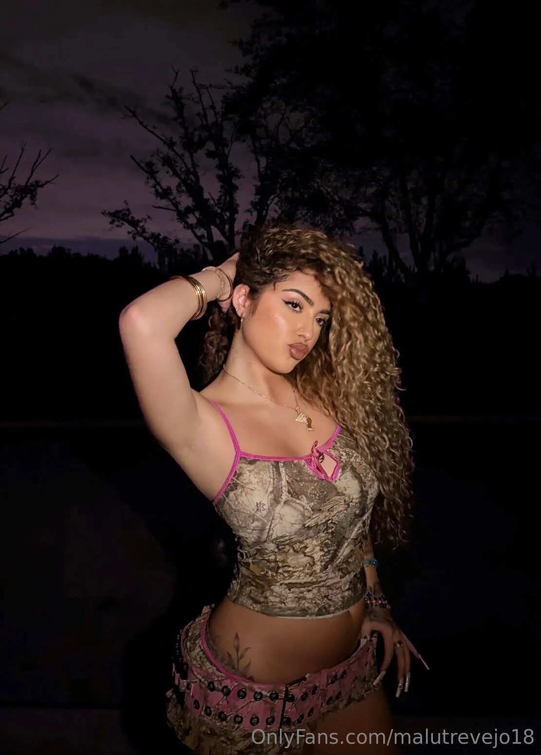 Malu Trevejo @malutrevejo18 squatch advert