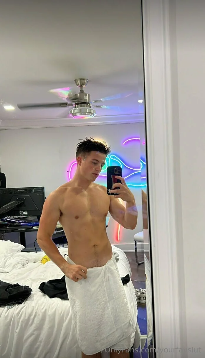 Michael nude Photo /  Porn - Photo #12