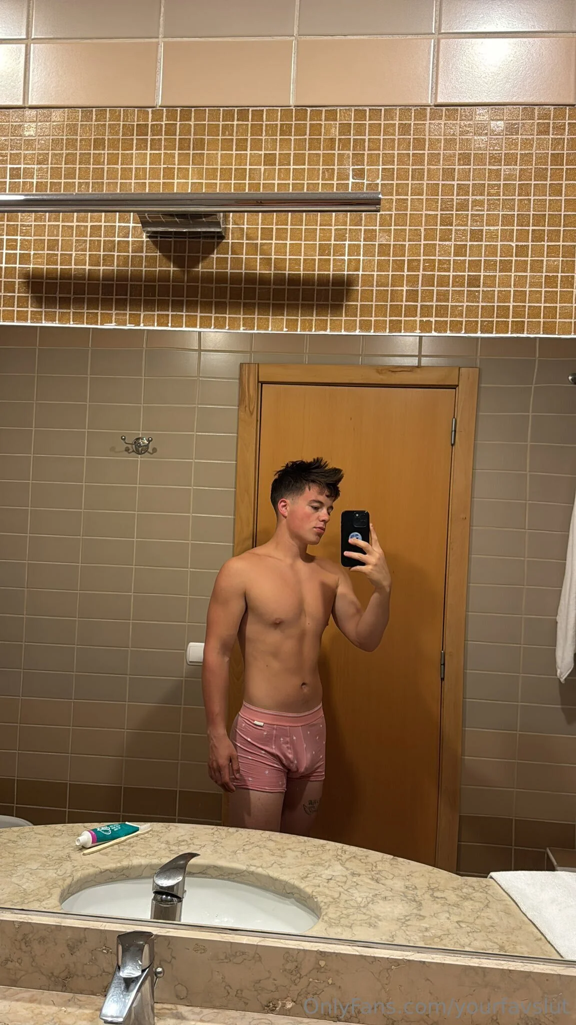 Michael nude Photo /  Porn - Photo #4