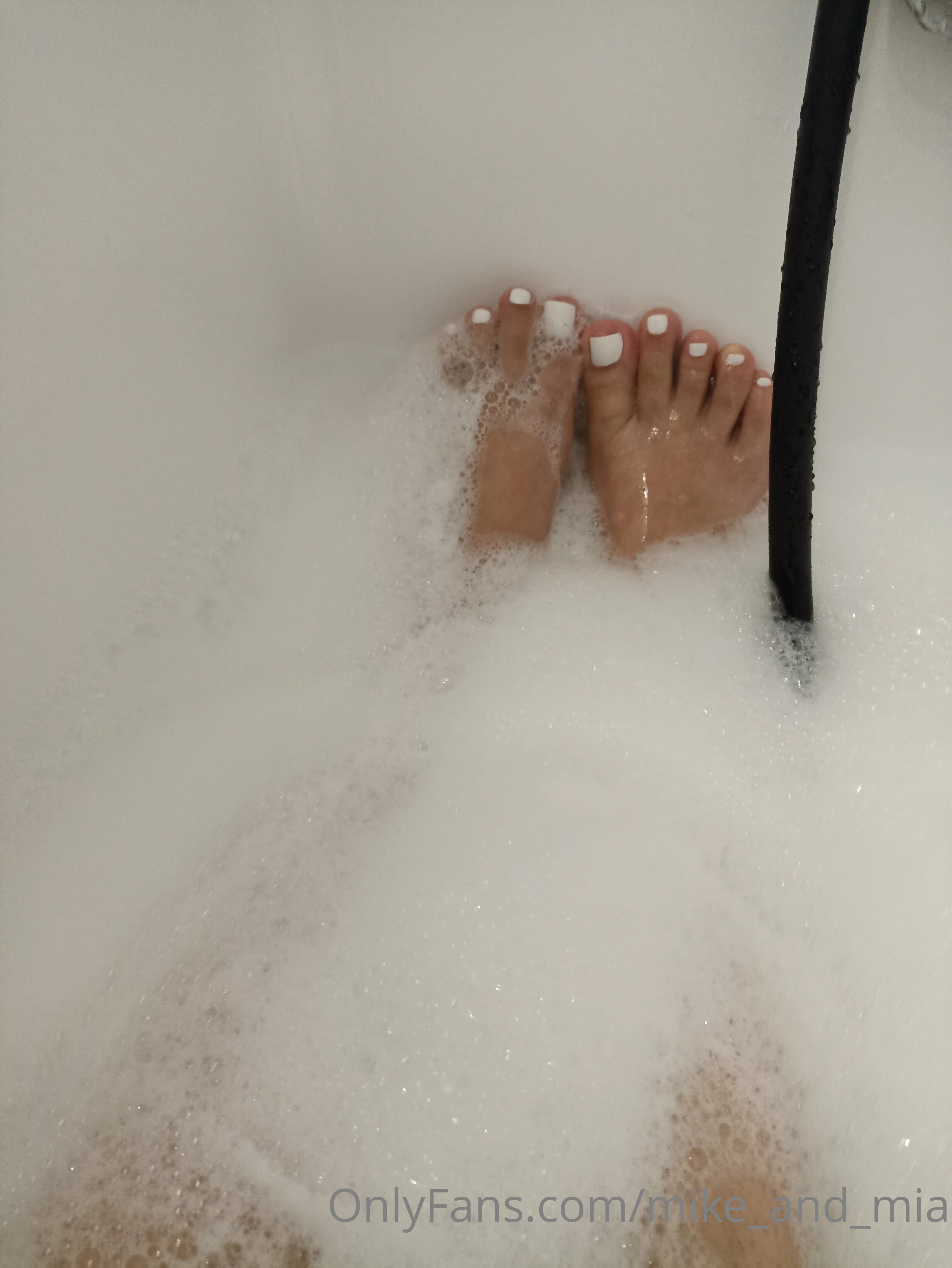 A girl has to have some pretty feet, right? 😇💋