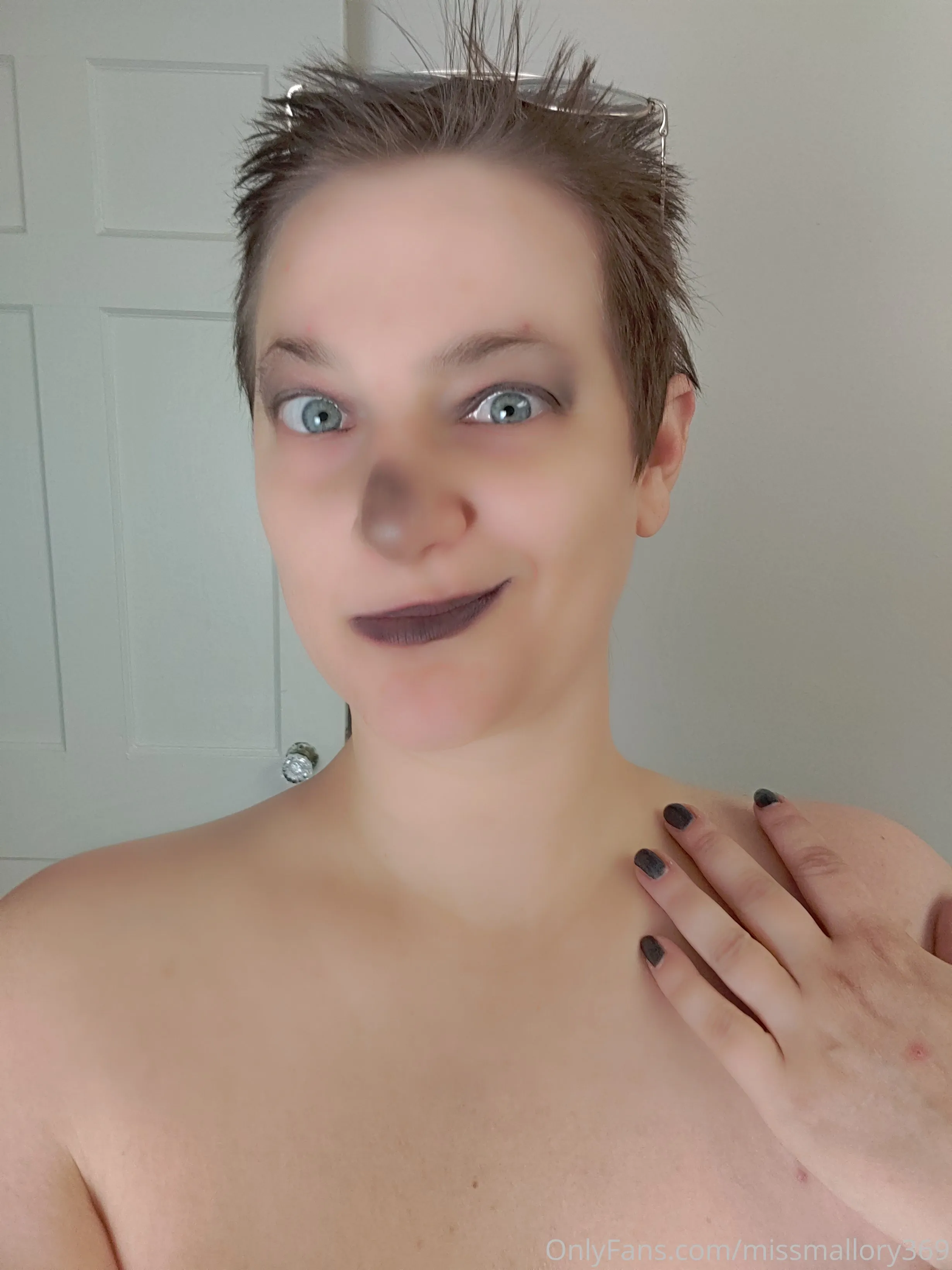 Miss Mallory naked pics of angie