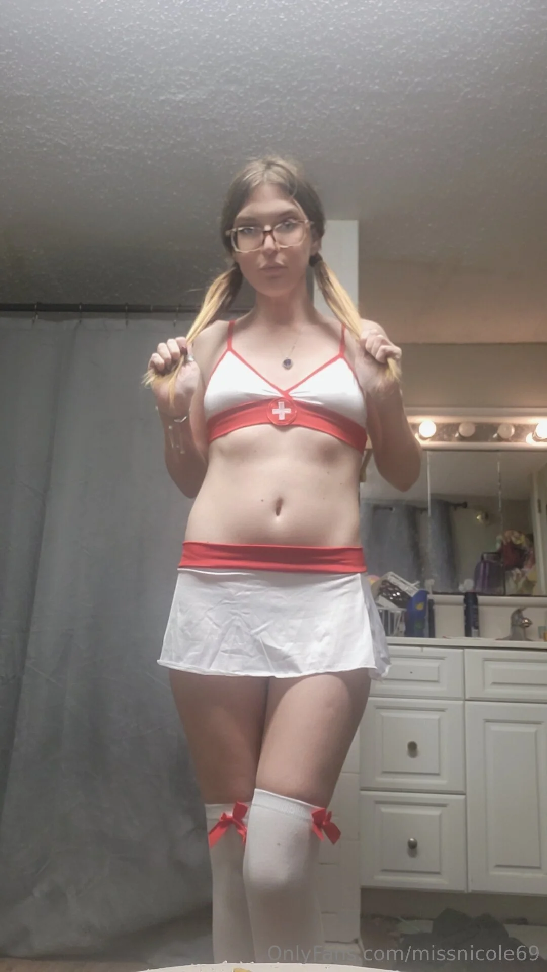 Miss_Nicole mom porn