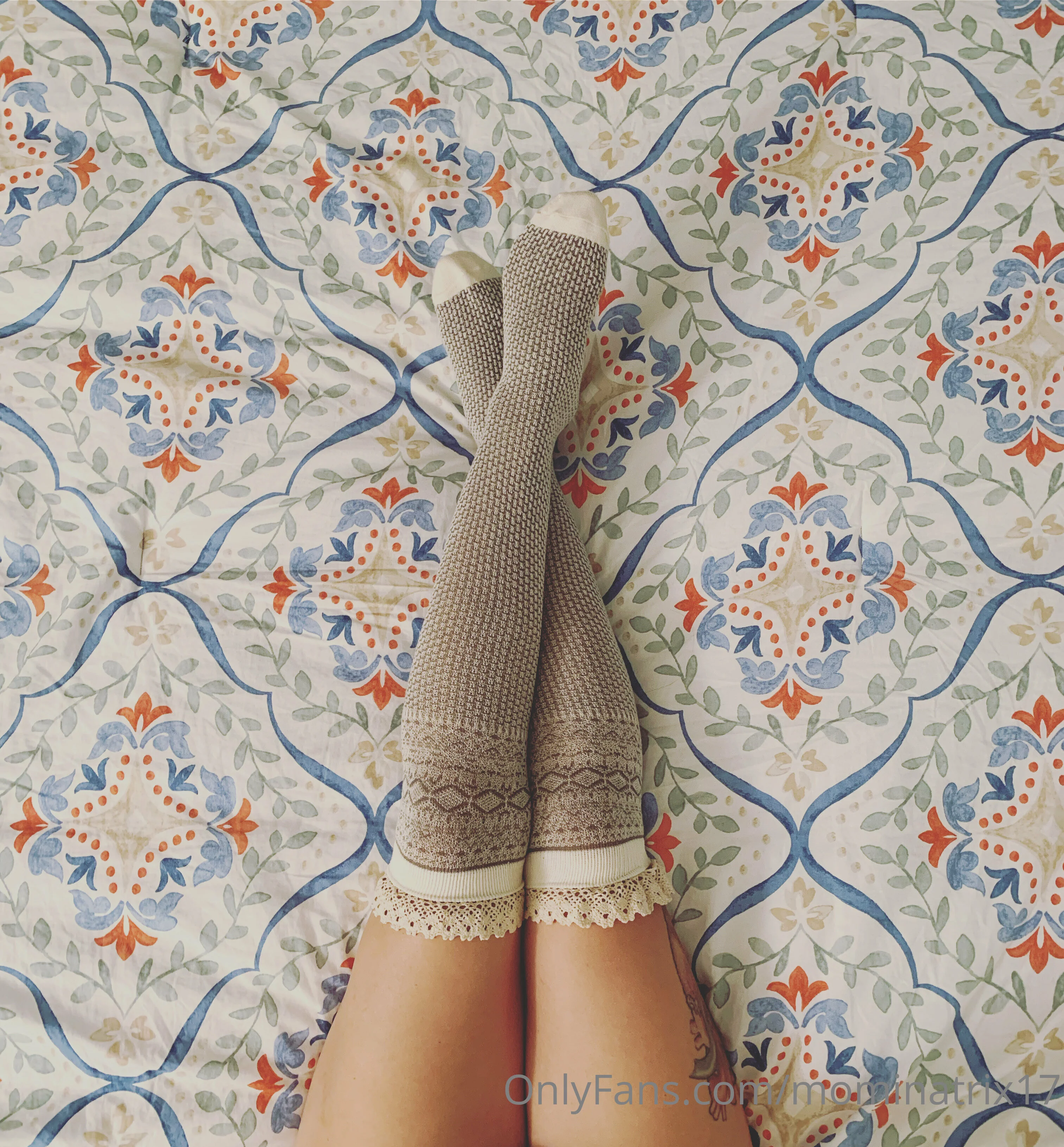 Lady Lexis @mominatrix17 mvoie