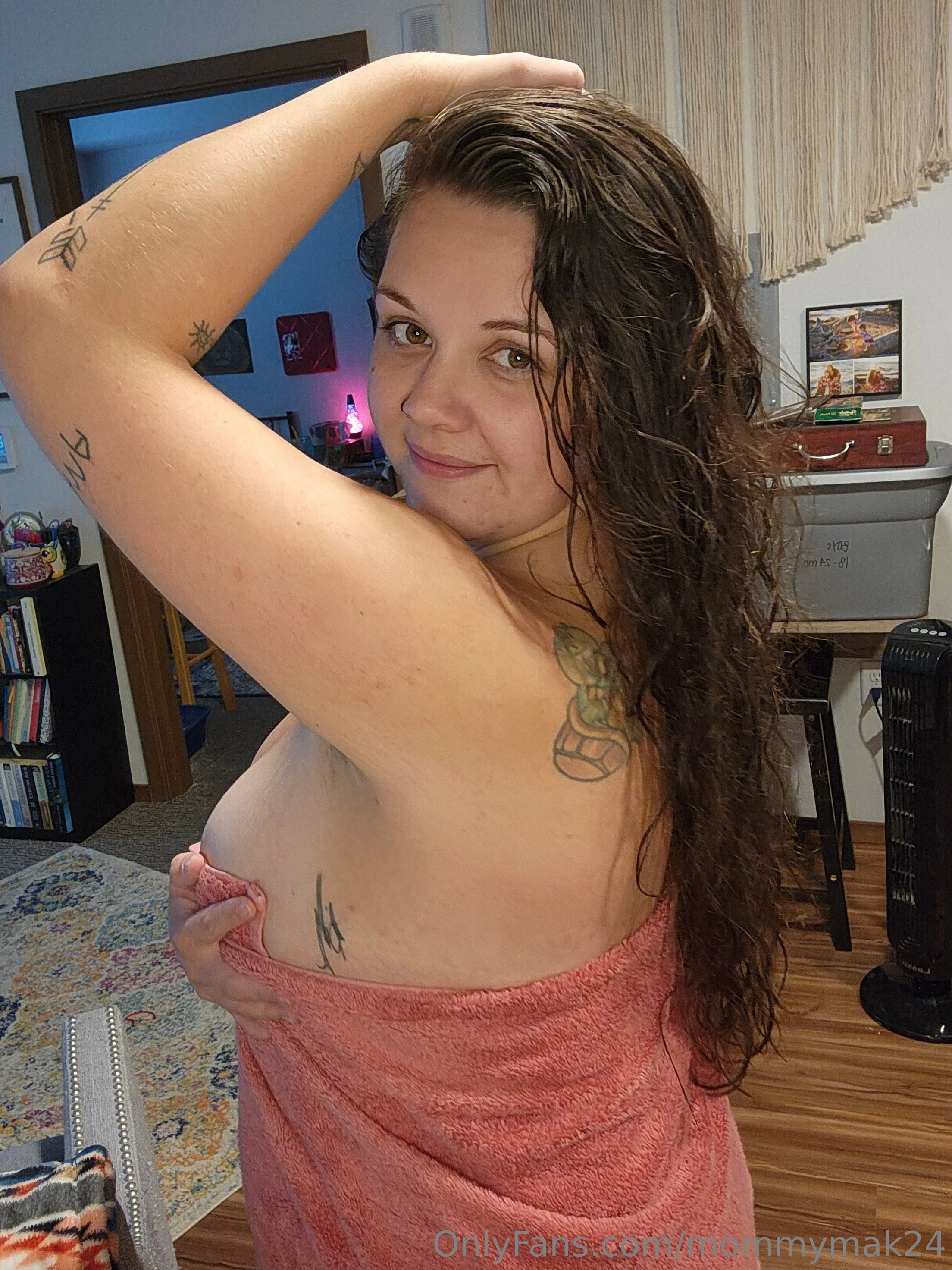 Mommy Mak @mommymak24 without photoshop