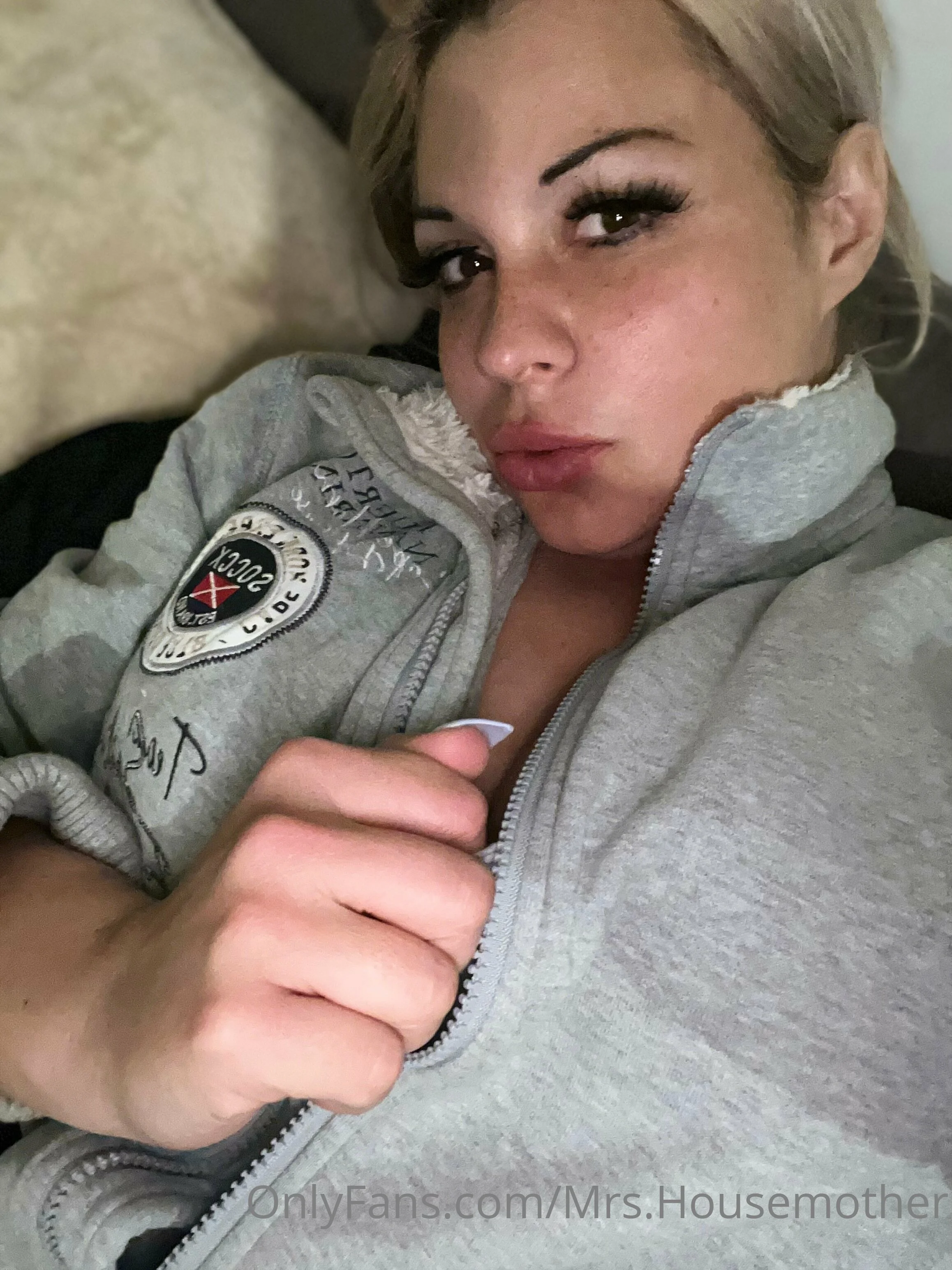 Mrs.Housemother @mrs.housemother camwhore