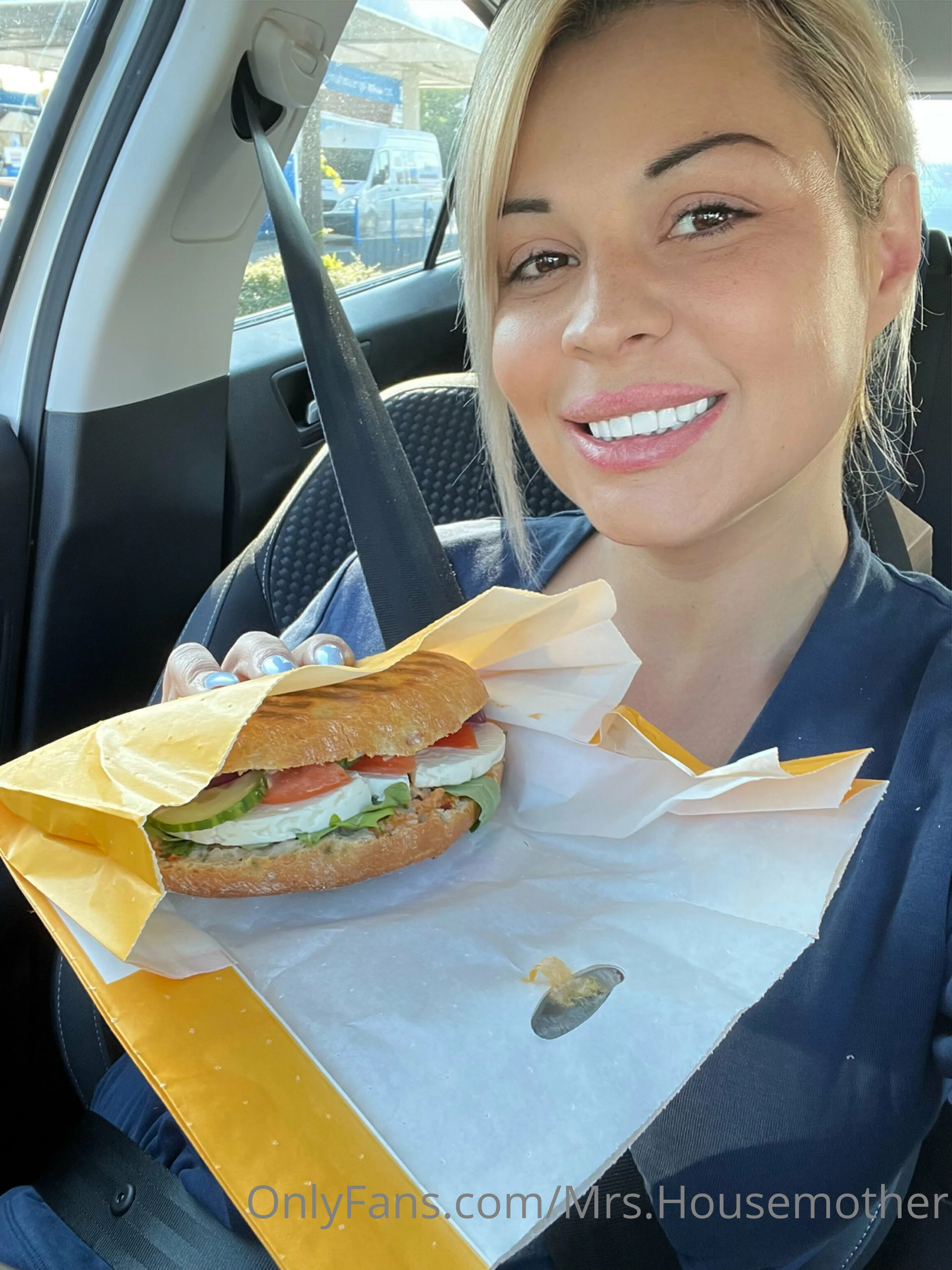 With yummy food on the way to office 😋