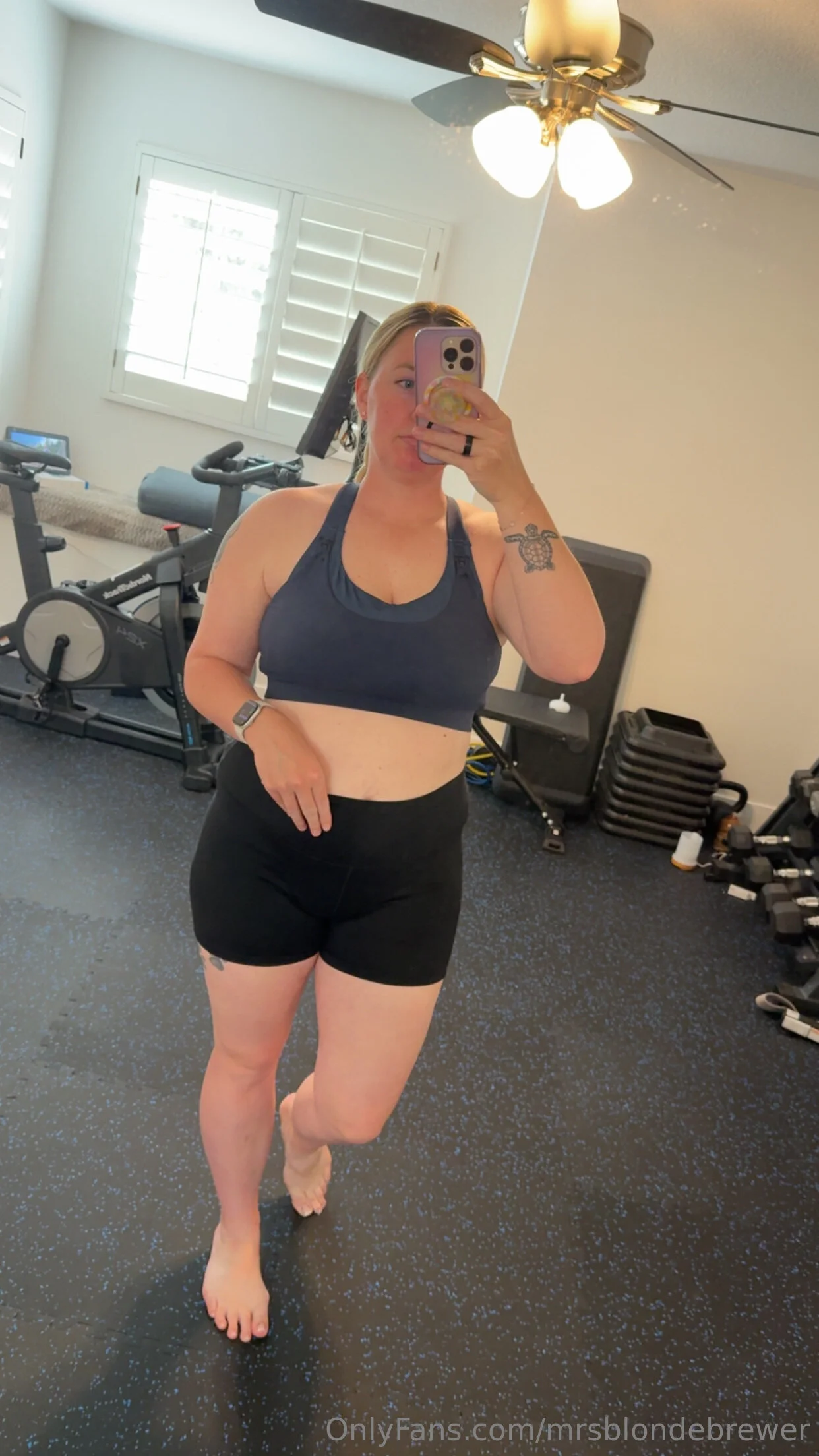 MC glen powell and dallas