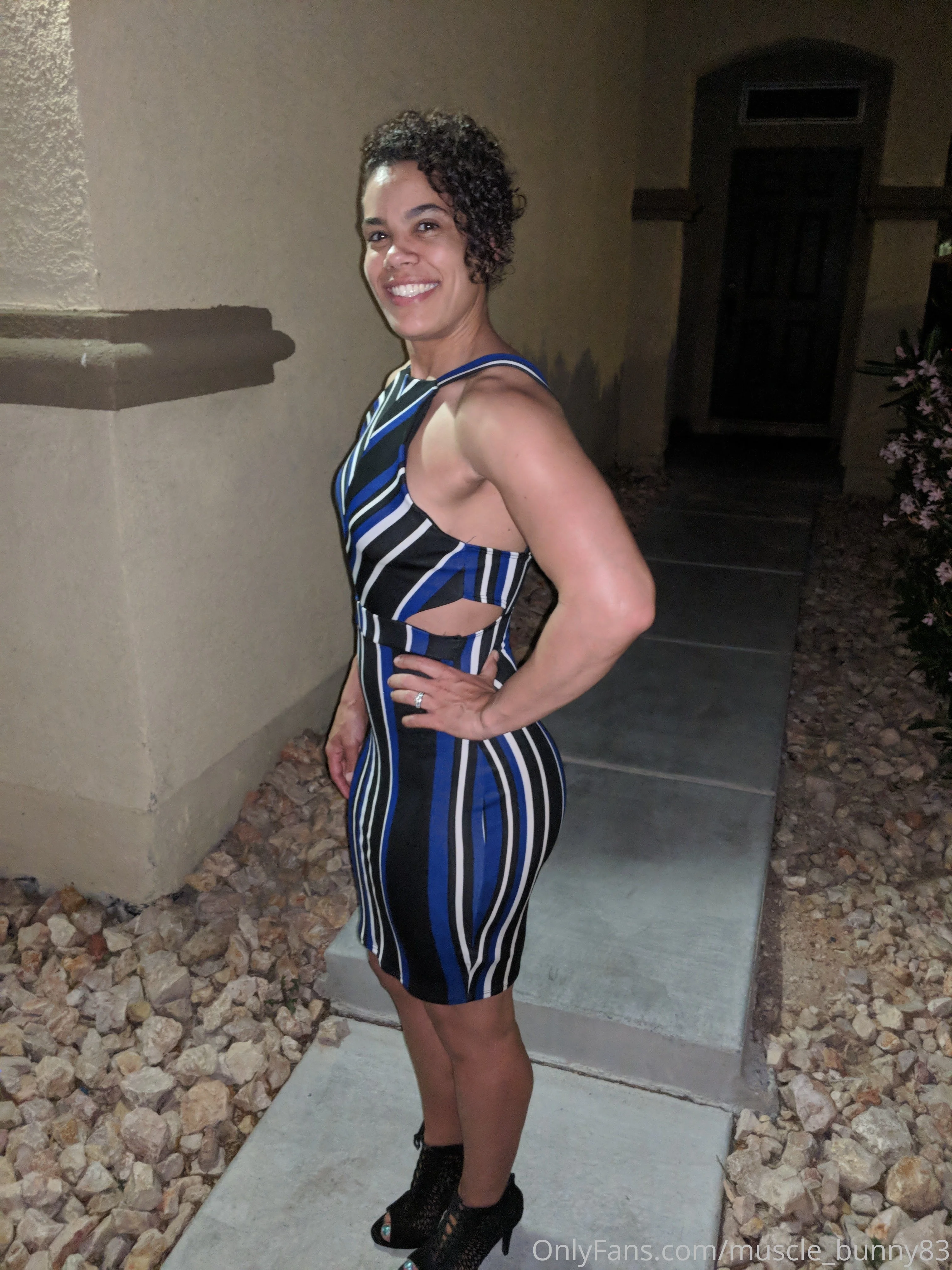 Muscle Bunny @muscle_bunny83 ad with mustang