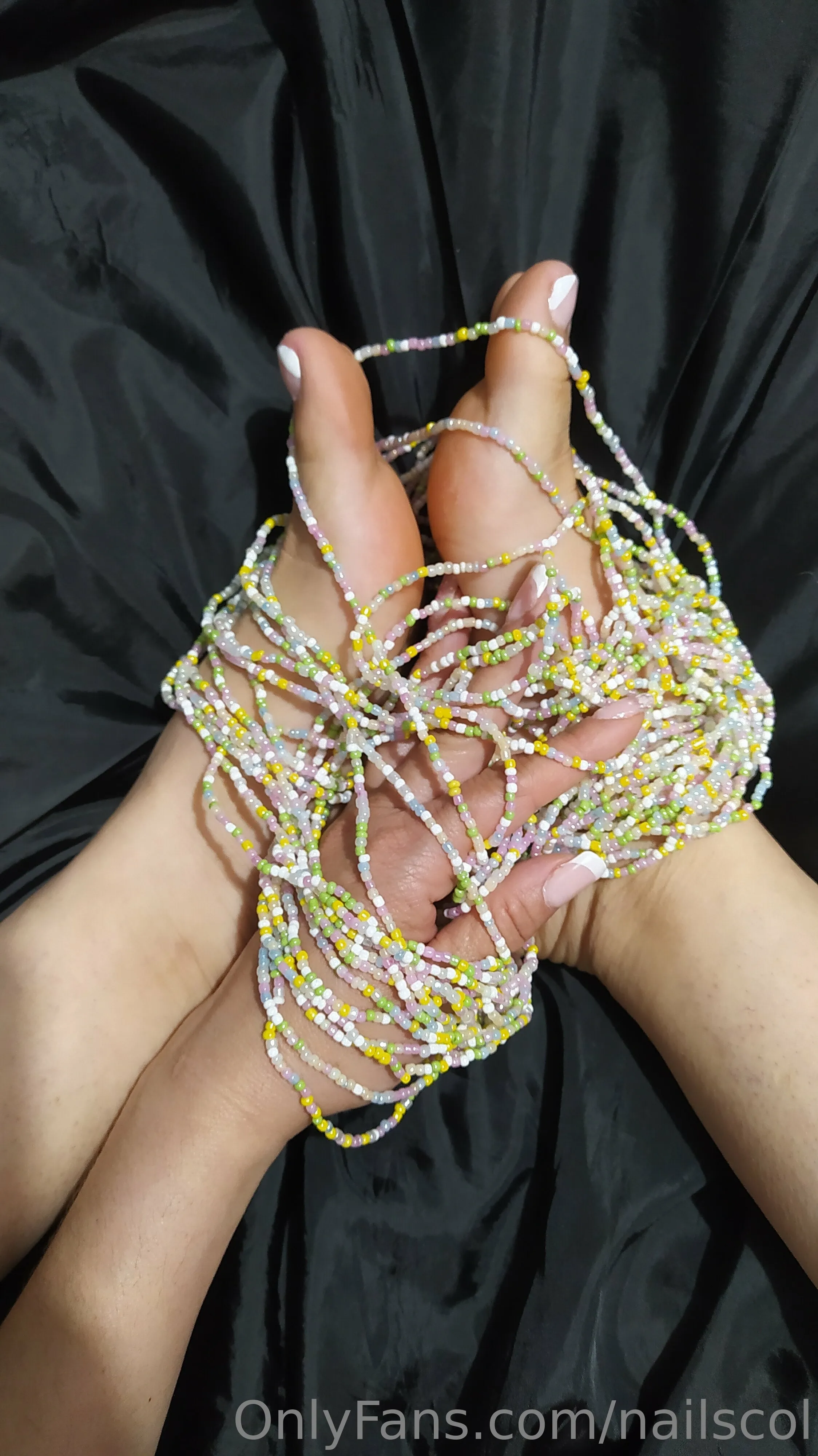 Nails Colombia @nailscol topless