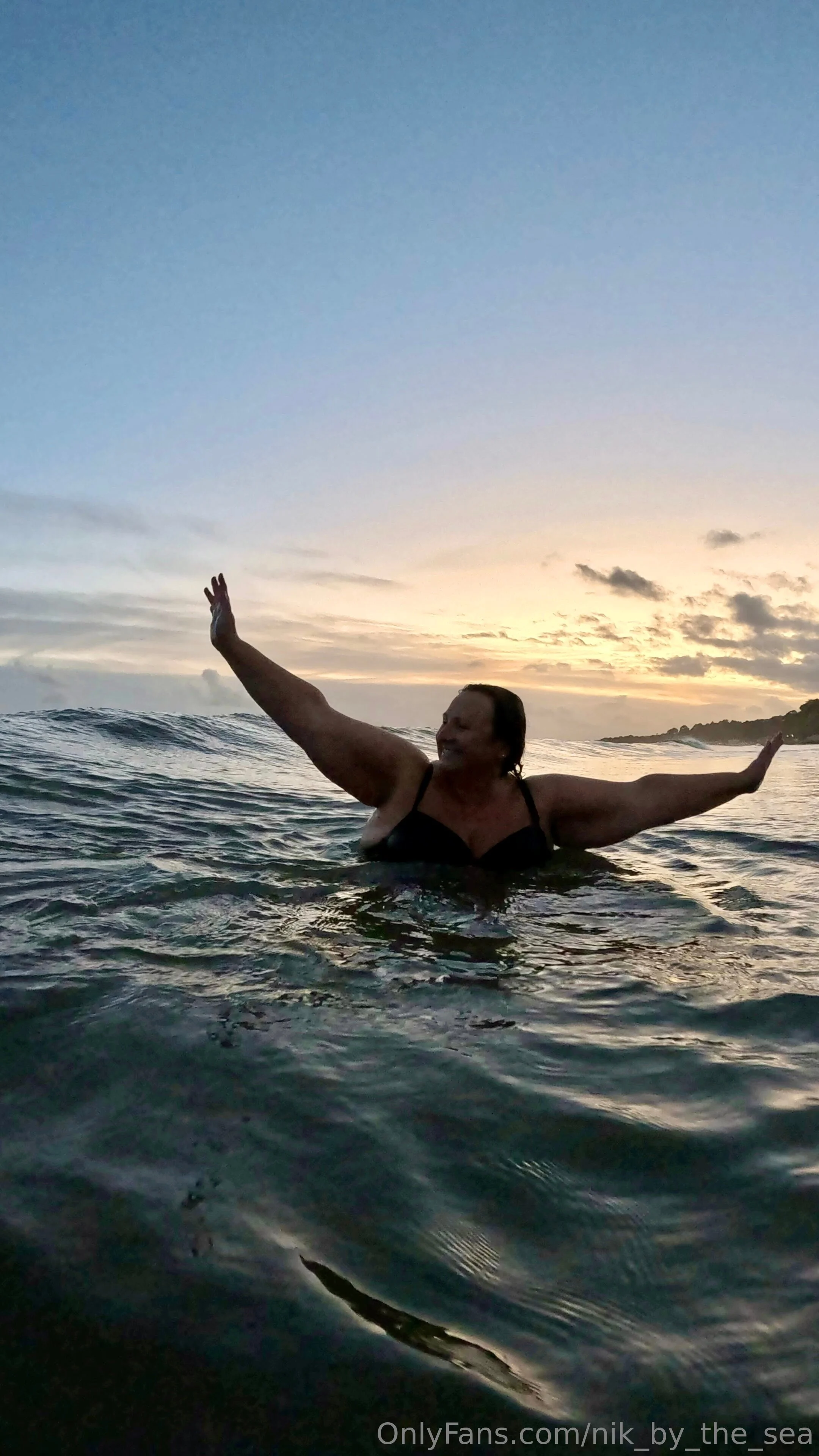 Nikki @nik_by_the_sea bickett xxx