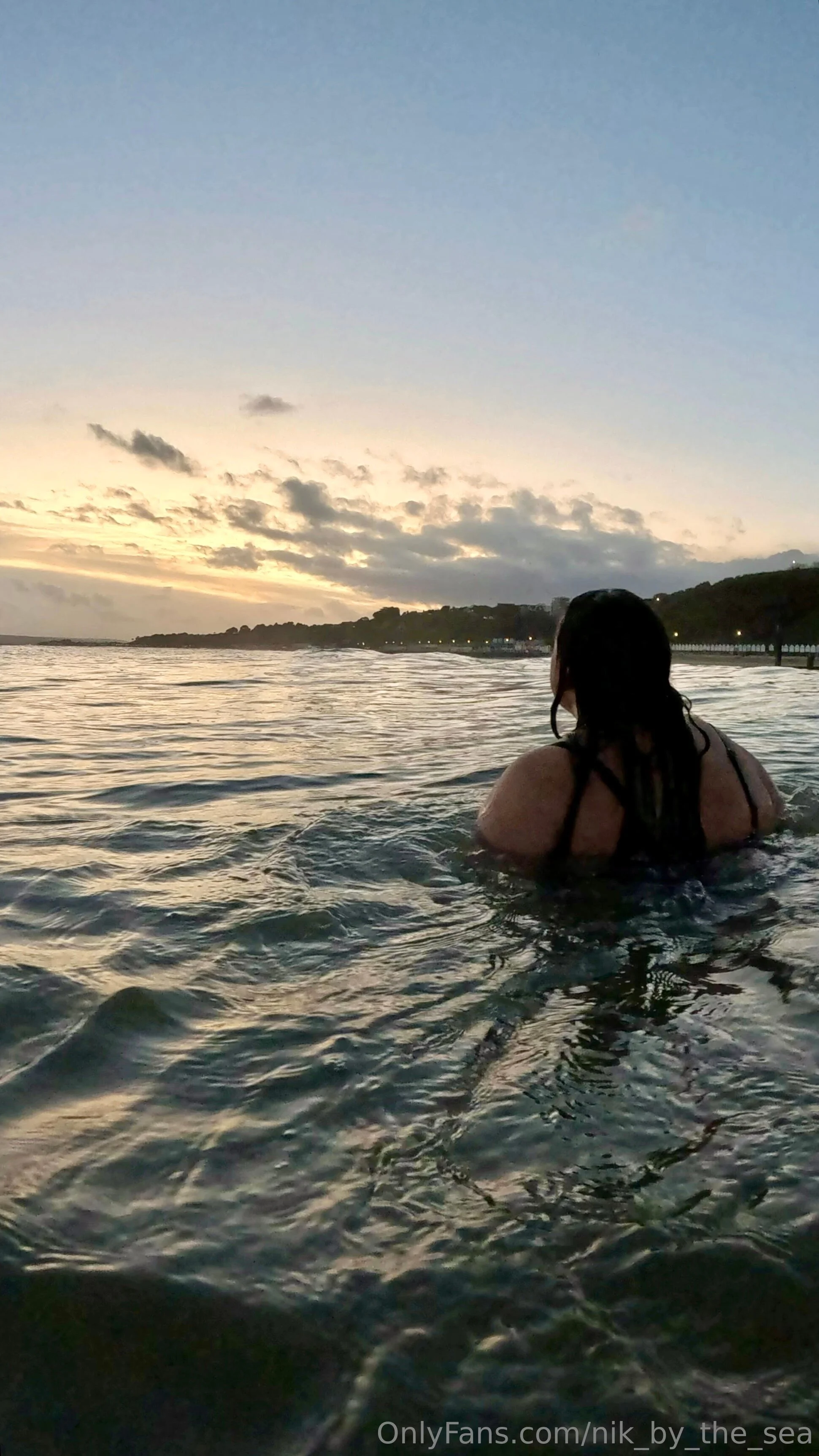 Nikki @nik_by_the_sea bickett solo masturbation