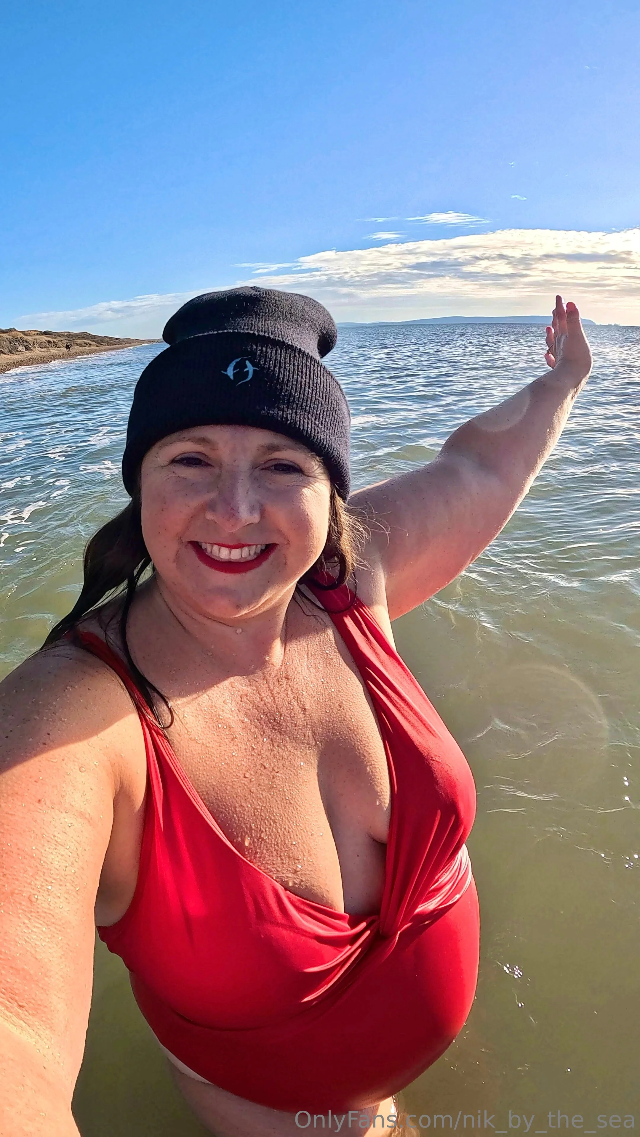 Nikki @nik_by_the_sea who is