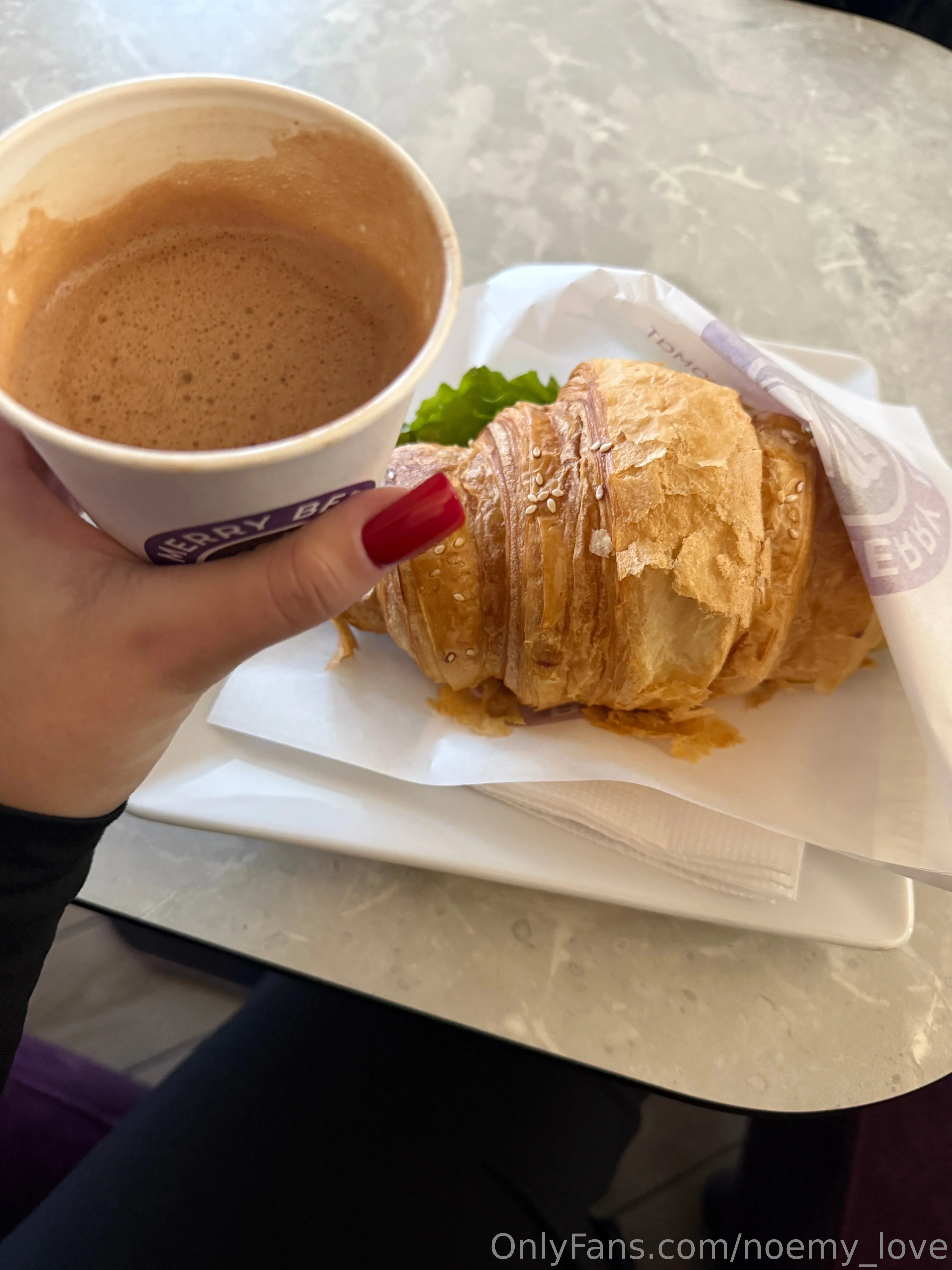 🌙 Noemy🌙 @noemy_love dondre whitfield