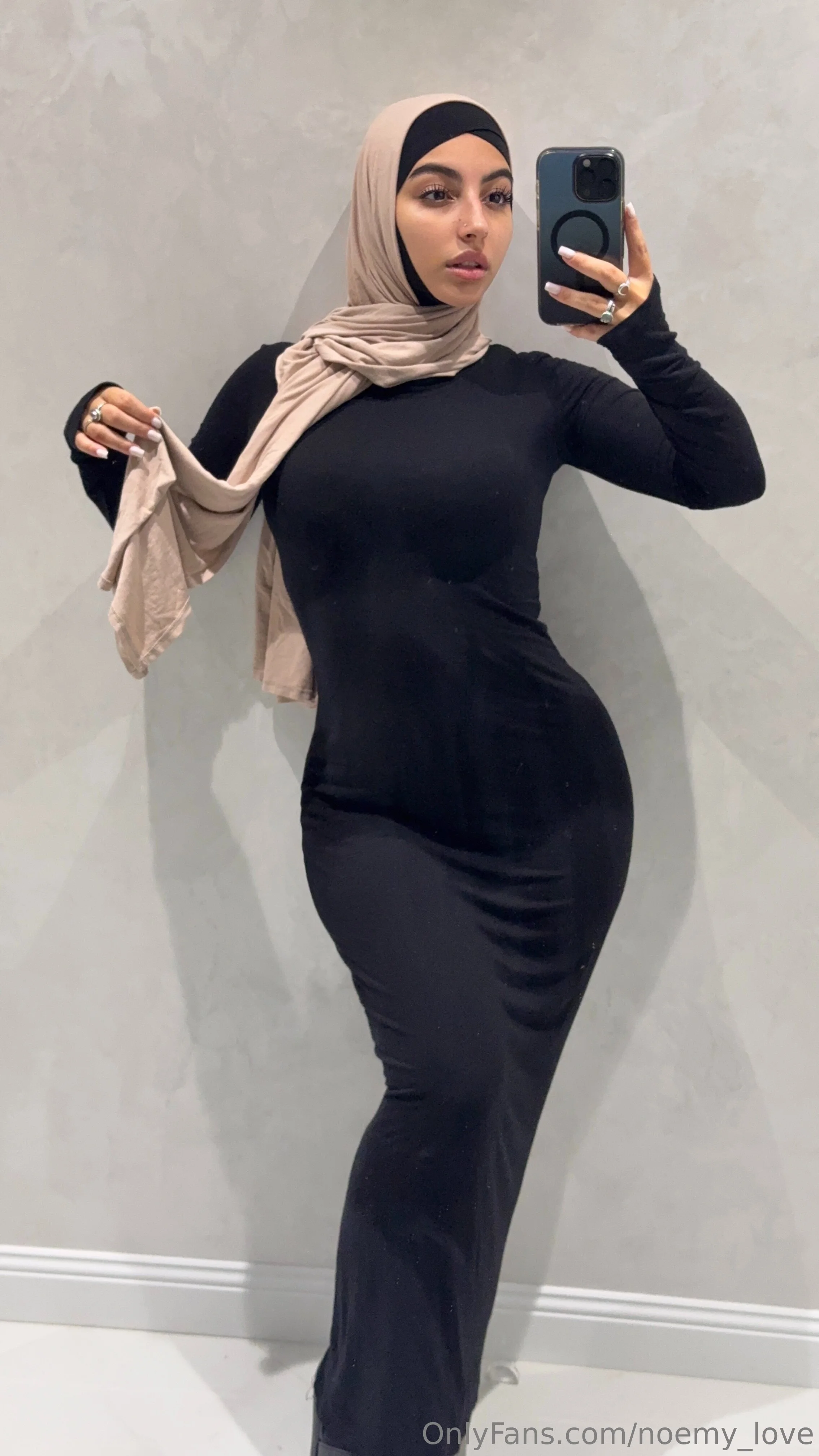 🌙 Noemy🌙 @noemy_love anyone but you parents guide