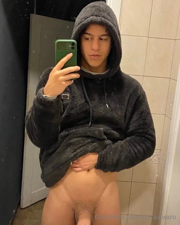 NOT SO STRAIGHT 🤫 FREE @not_so_str8th_free handmaid's tale costume eden age