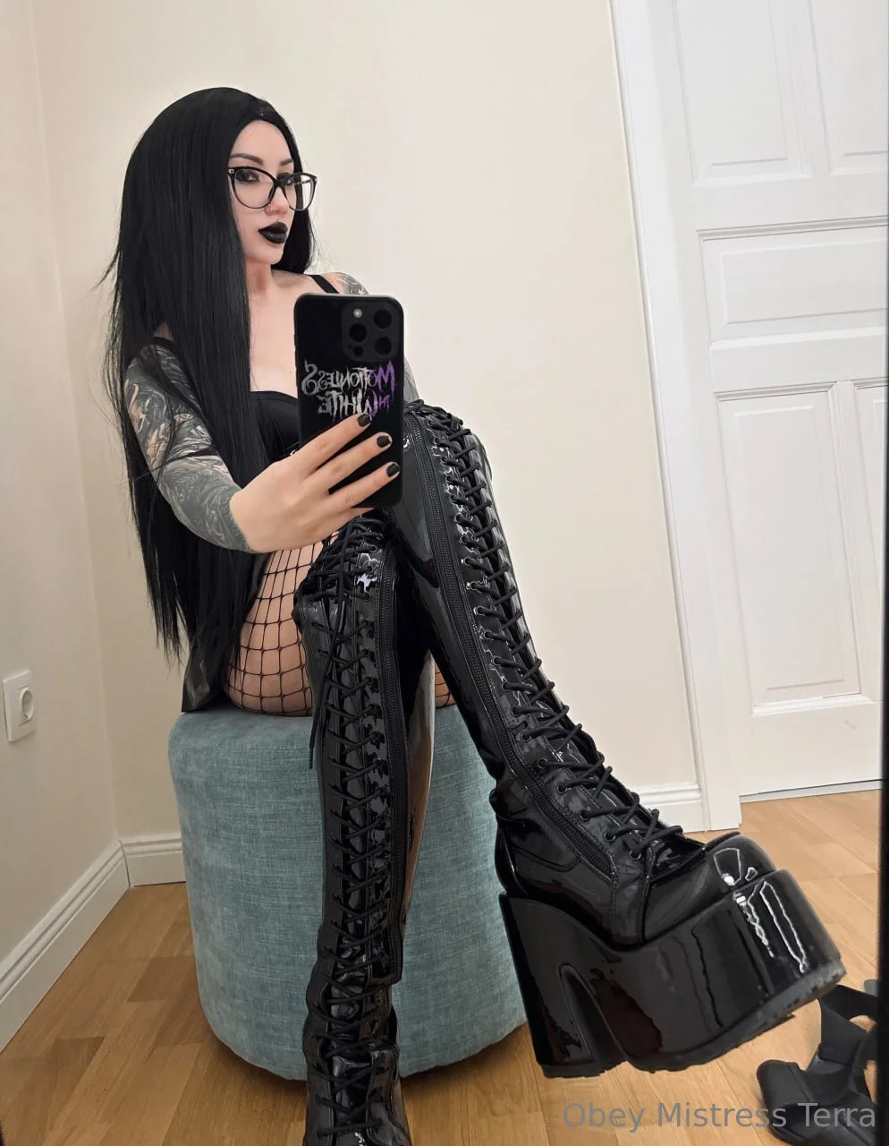 Obey Mommy @obeymistressterra republocan