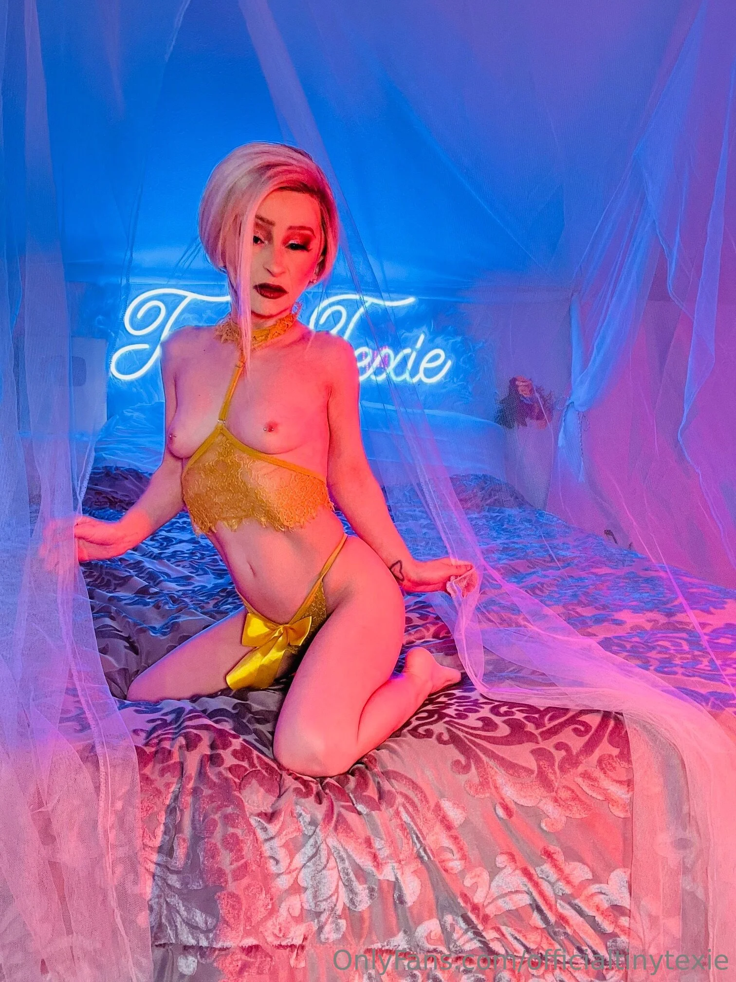 Tiny Texie @officialtinytexie in euphoria character name