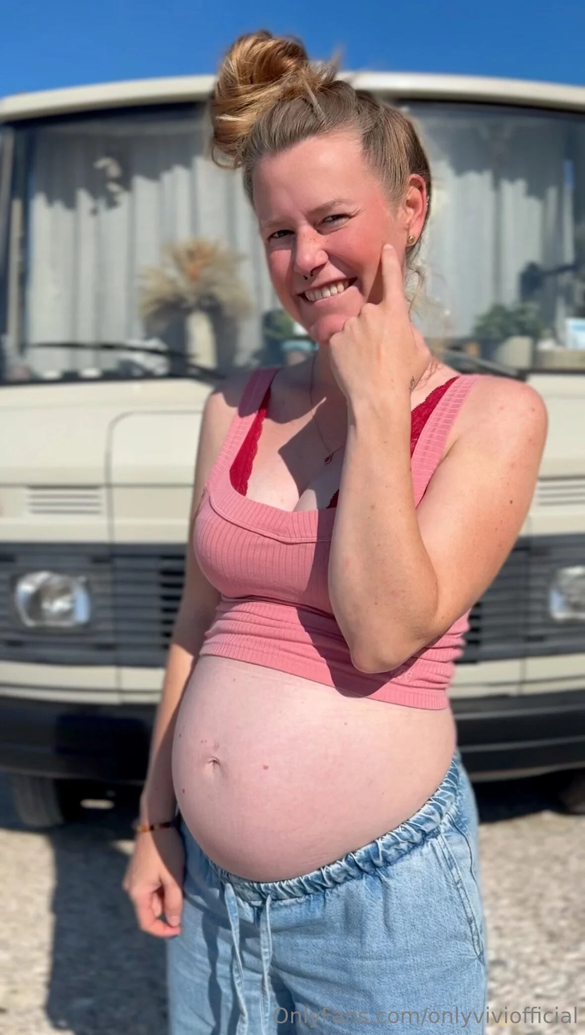 Vivienne 💕 @onlyviviofficial boobs vs