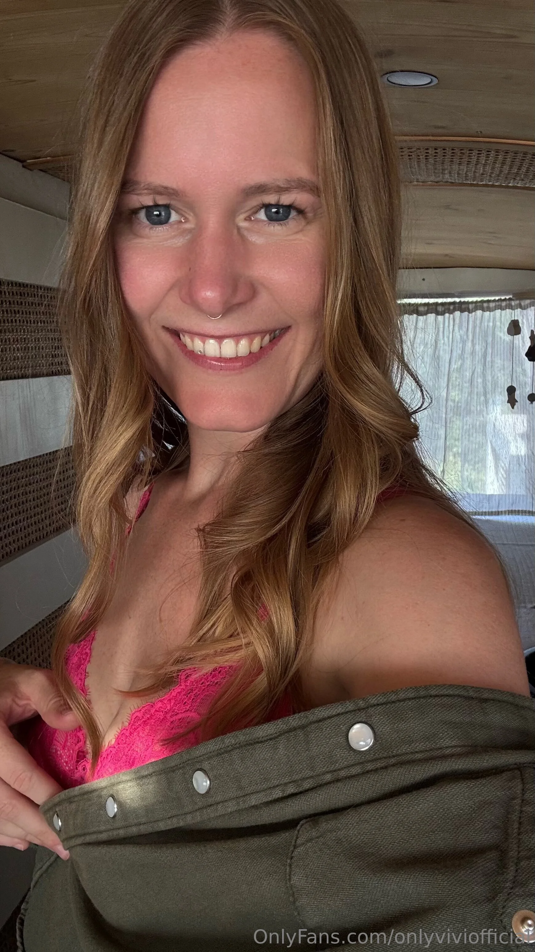 Vivienne 💕 @onlyviviofficial bow