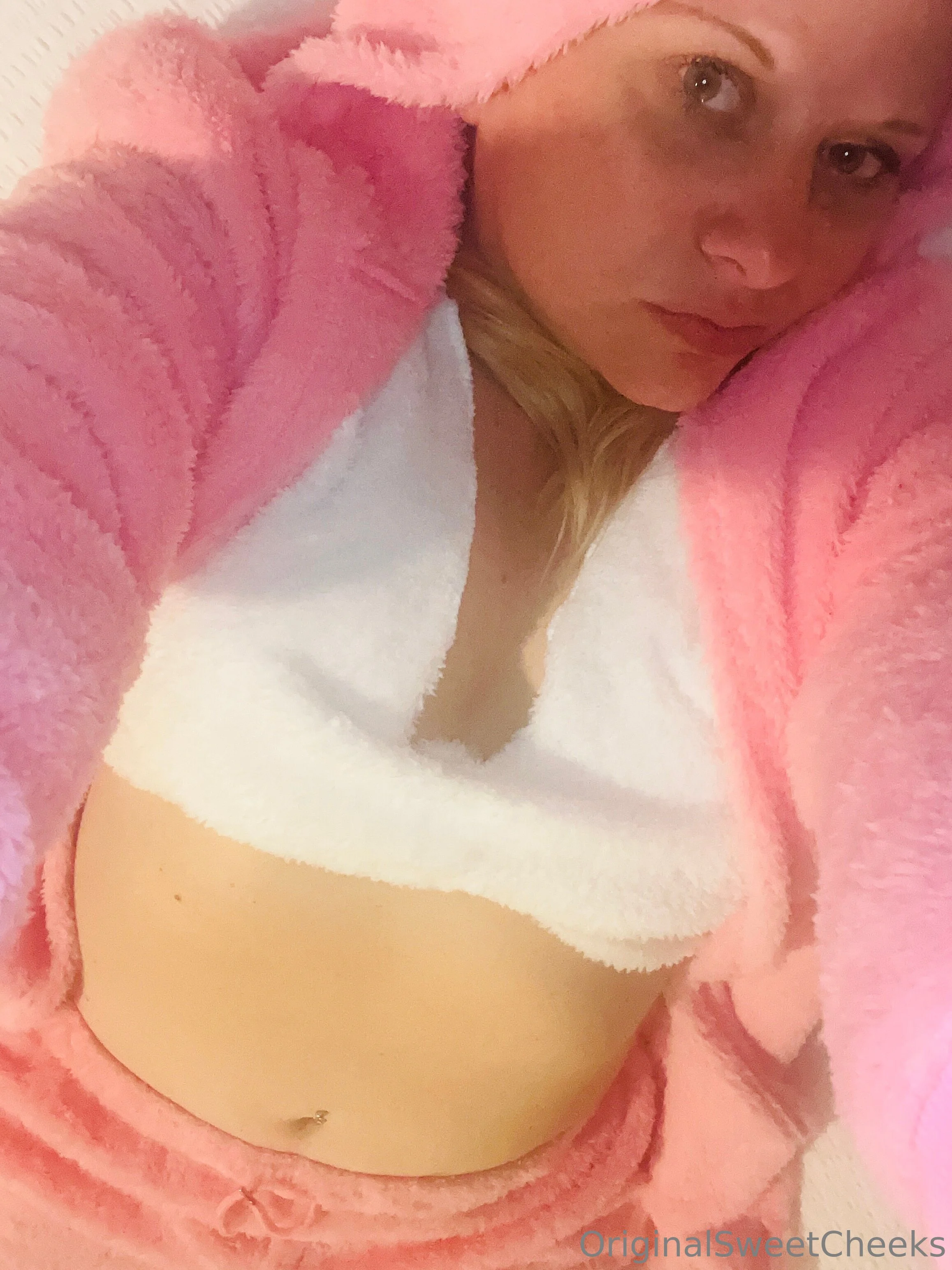 Sprinkles nude Photo /  Porn - Photo #1