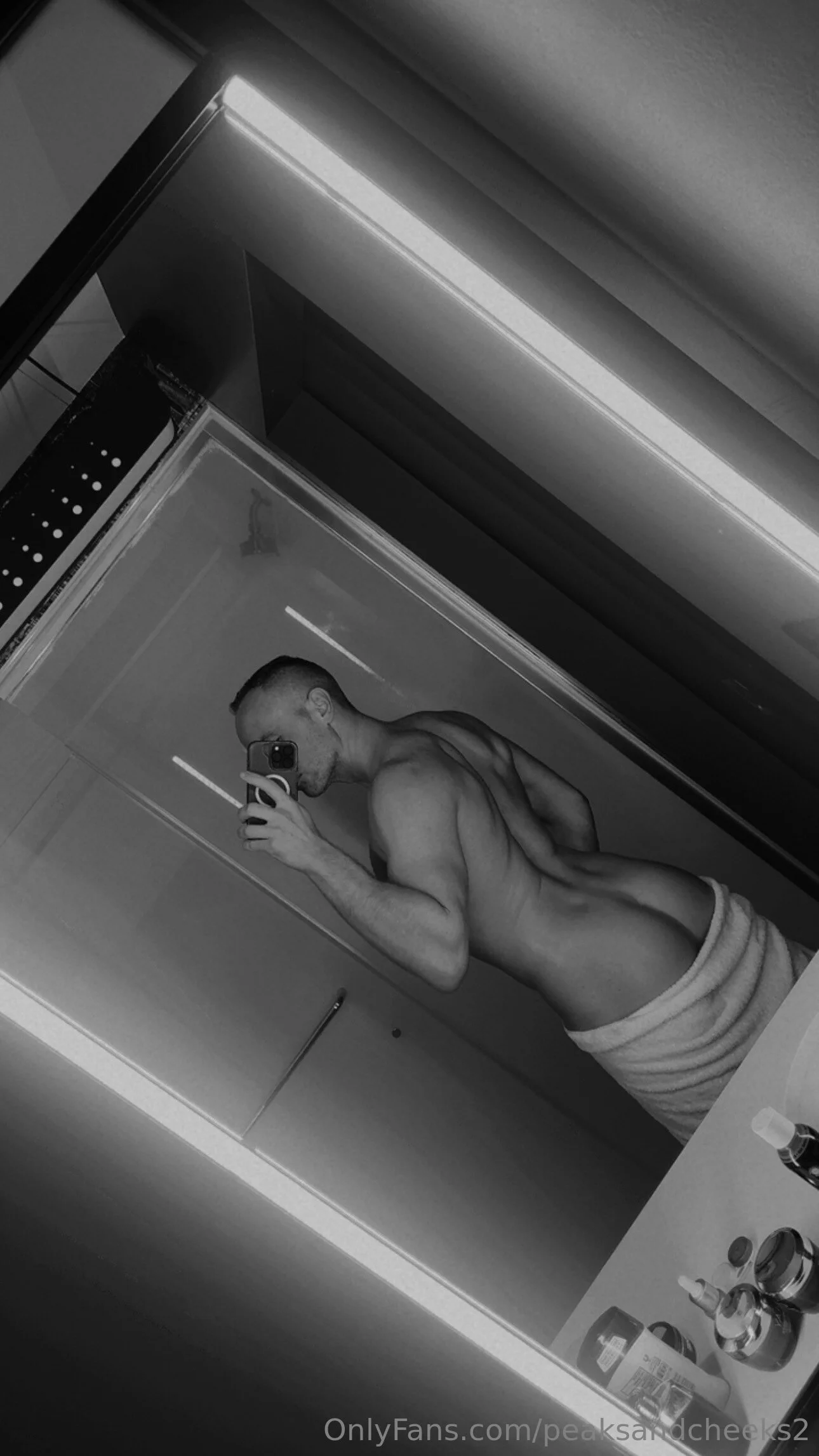 P Cheeks @peaksandcheeks2 police