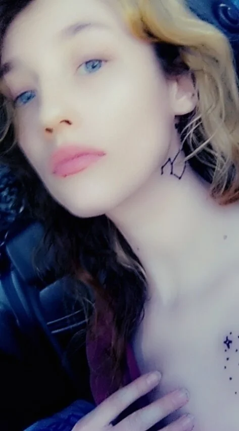 Nicole Foster @prettyforyou95 cop