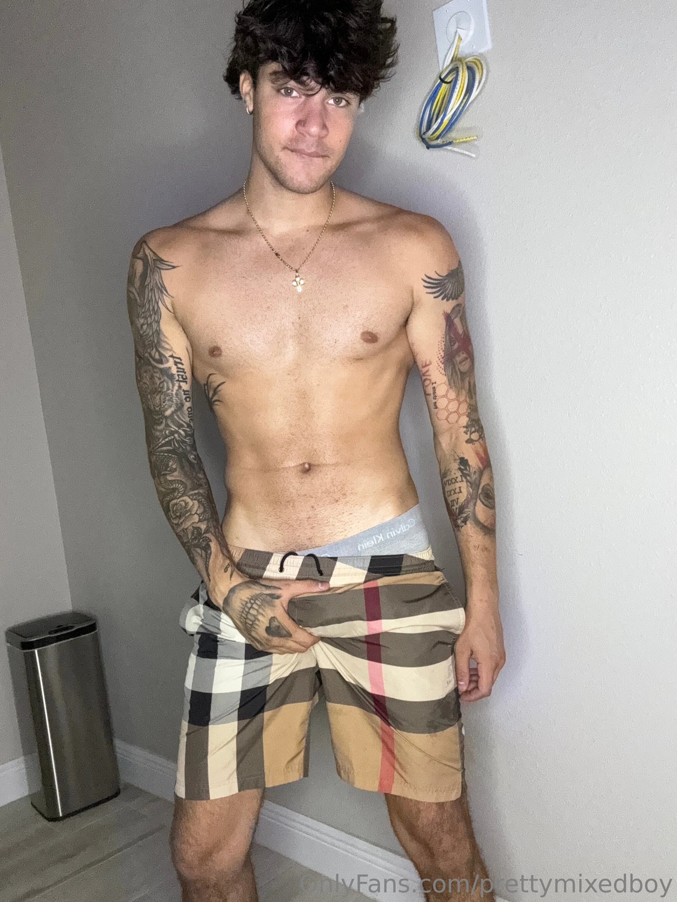 prettymixedboy