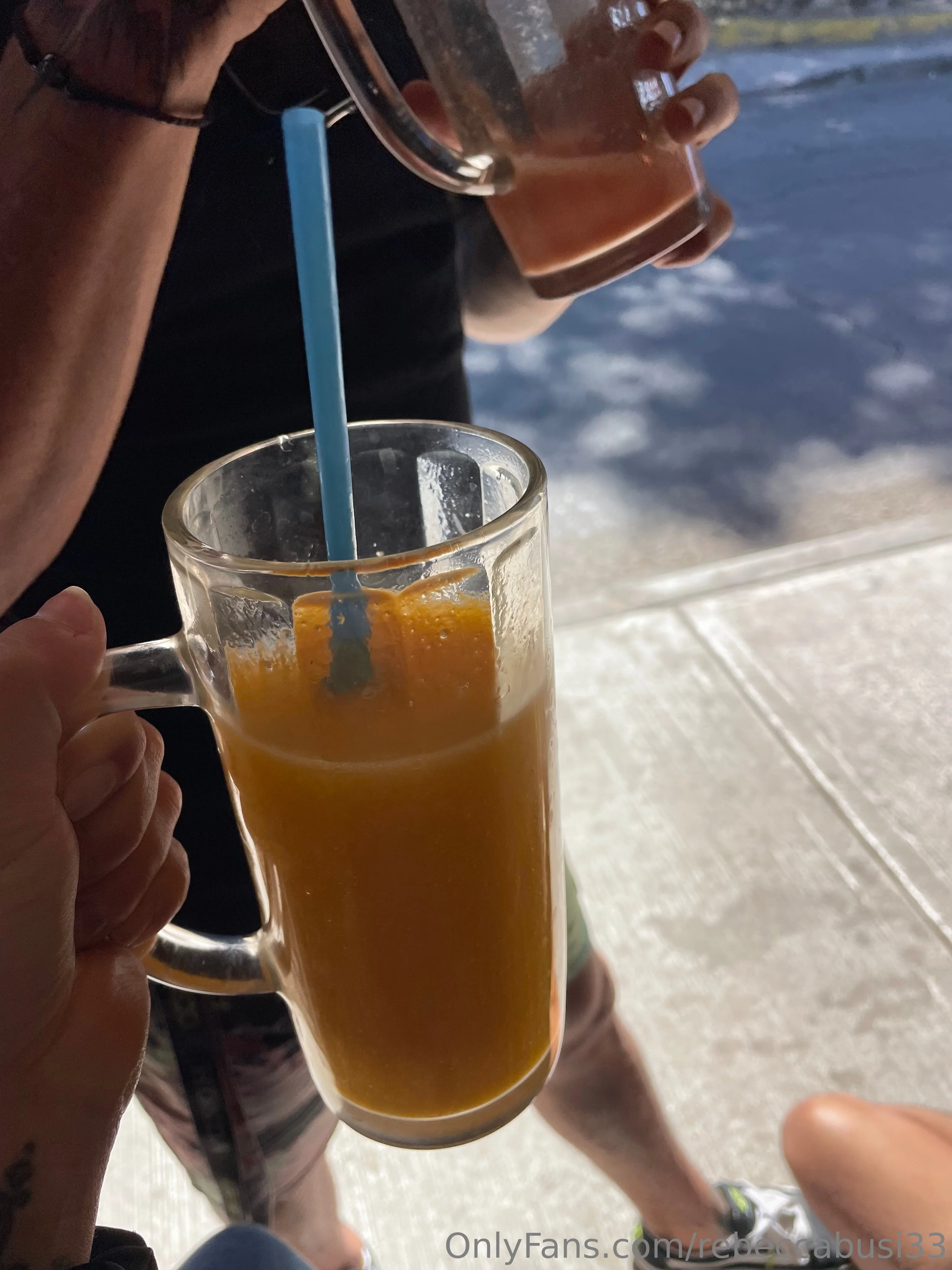 Rebecca @rebeccabusi33 pete davison