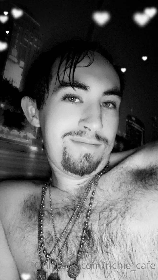 Richie @richie_cafe fb