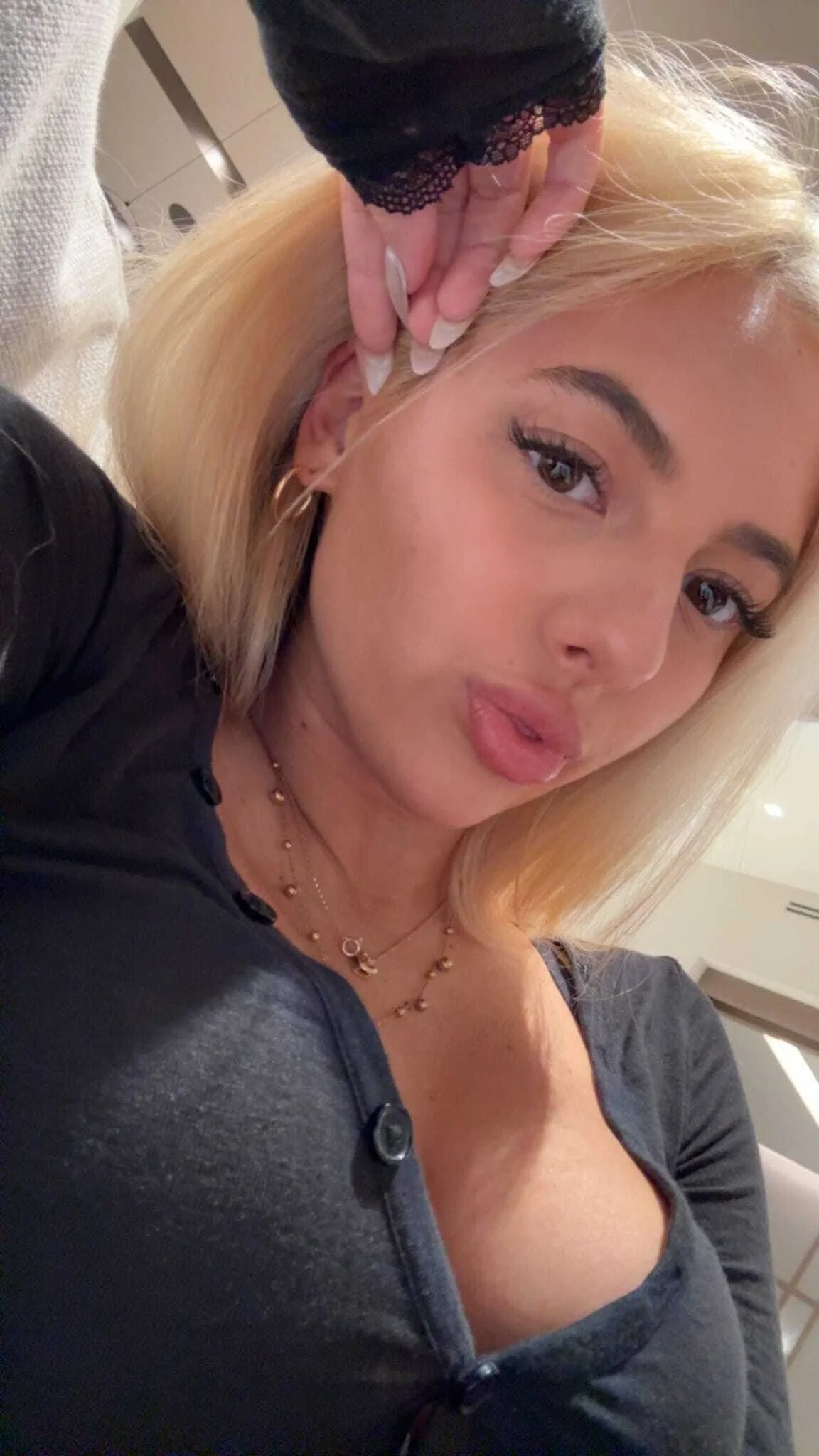 Rina @russianrinaa why are people hating