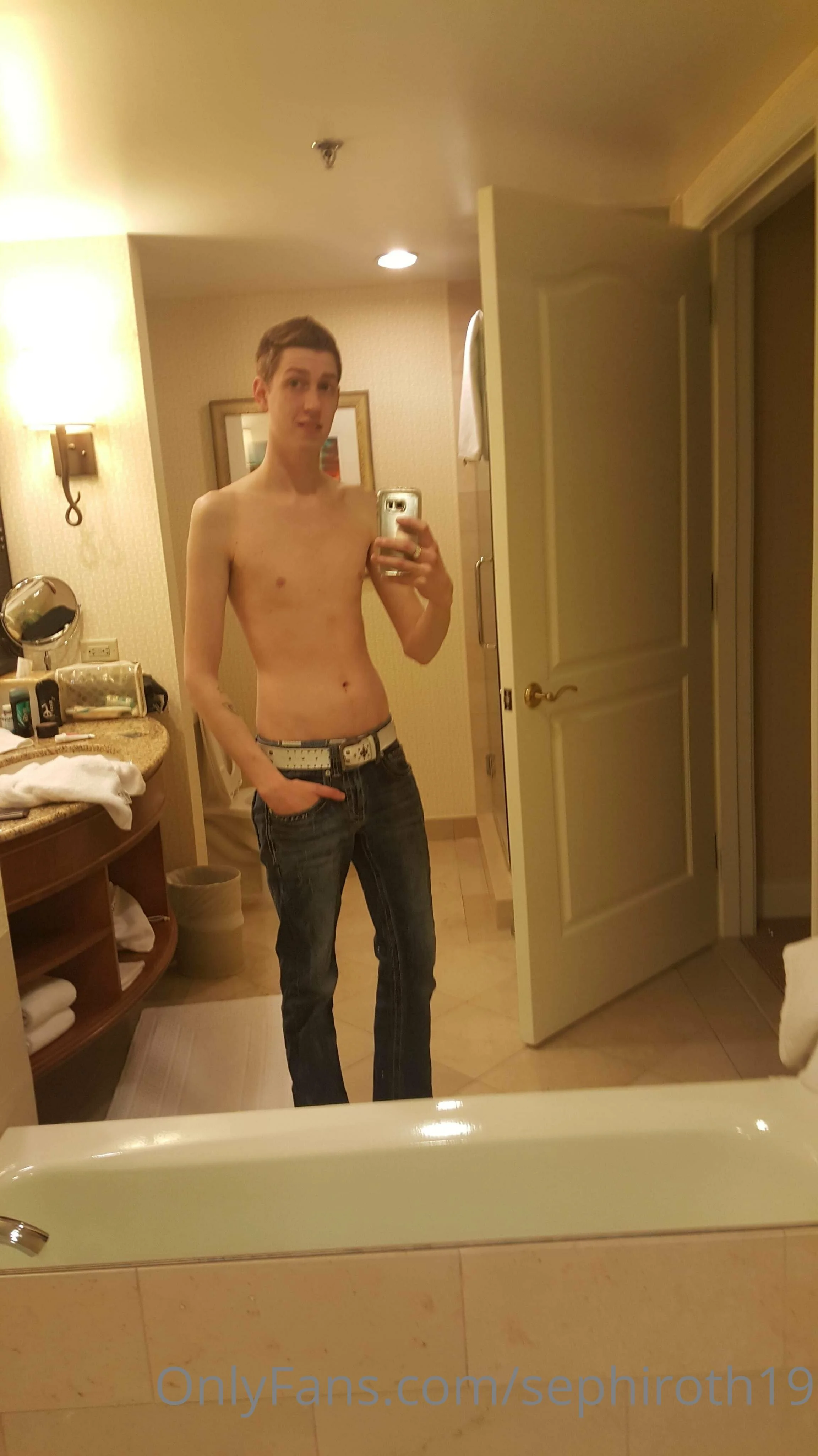 anthony martinez @sephiroth19 dad thinks im mom