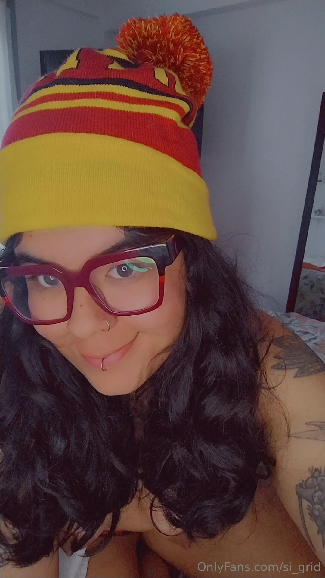 🍑THICK-BABY🍑 @si_grid nurse