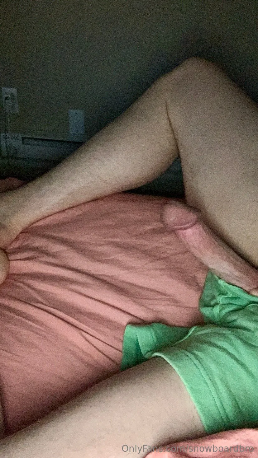 Snowboard Bro masterbating