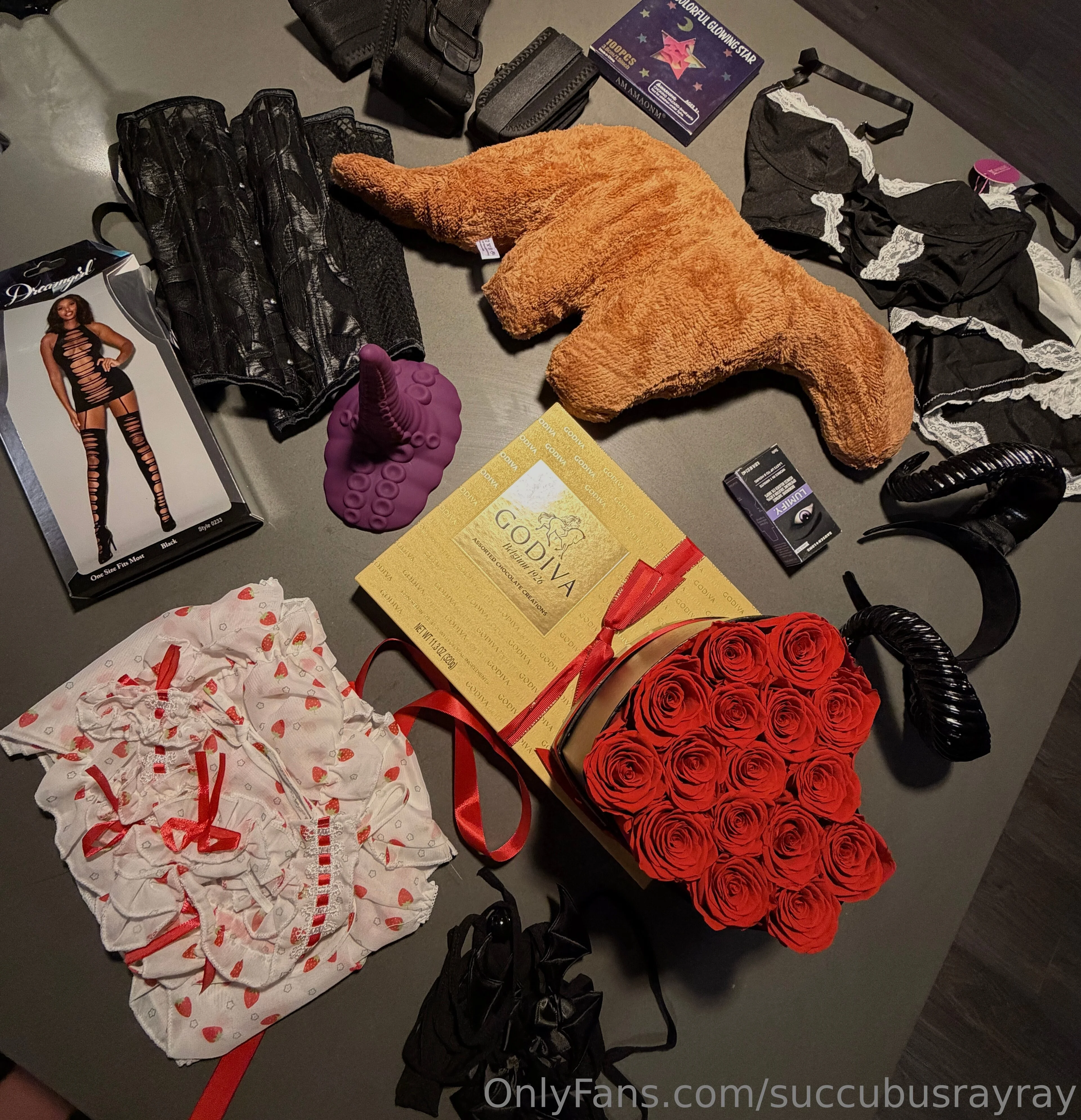 🖤😈 Ray 😈🖤 @succubusrayray won't stop doing nude scenes