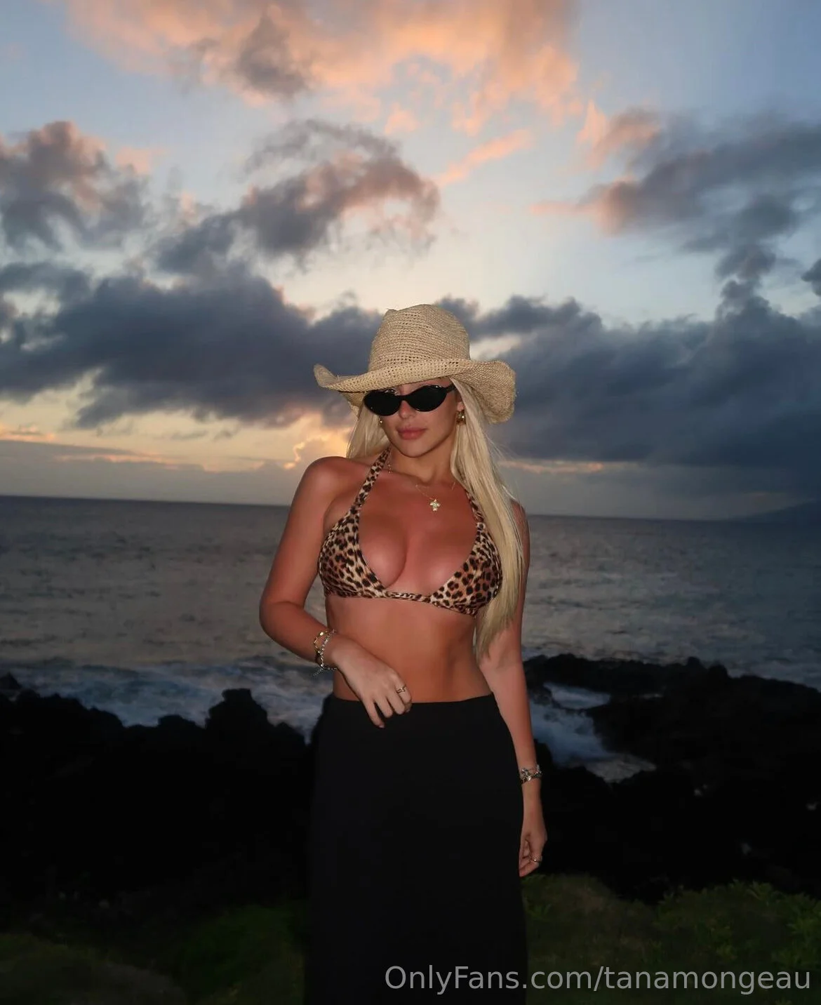 ❤️‍🔥 tana mongeau american eagle eugenics ad