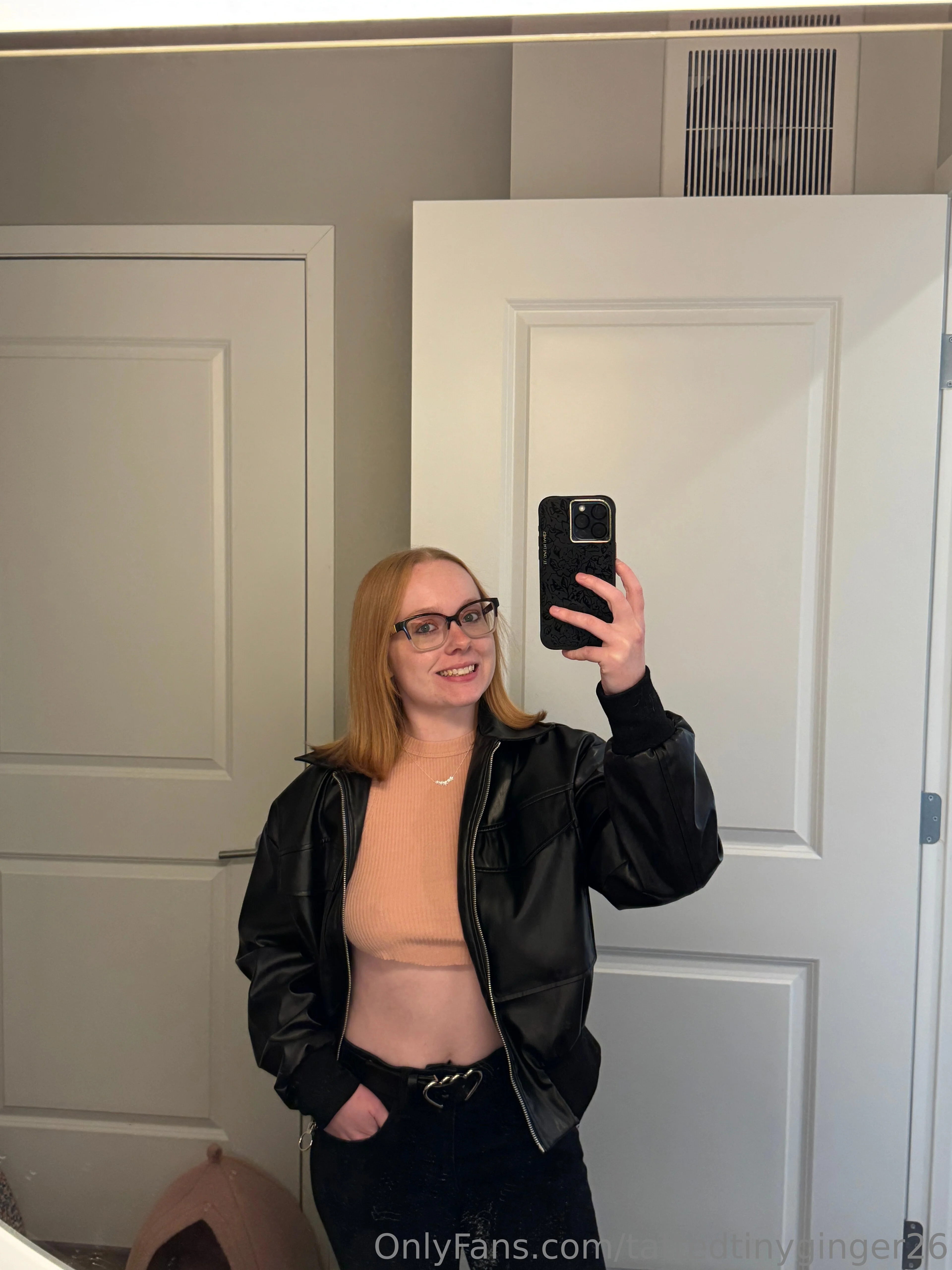 Went to a Jonas brothers concert last night 😇 my fit 