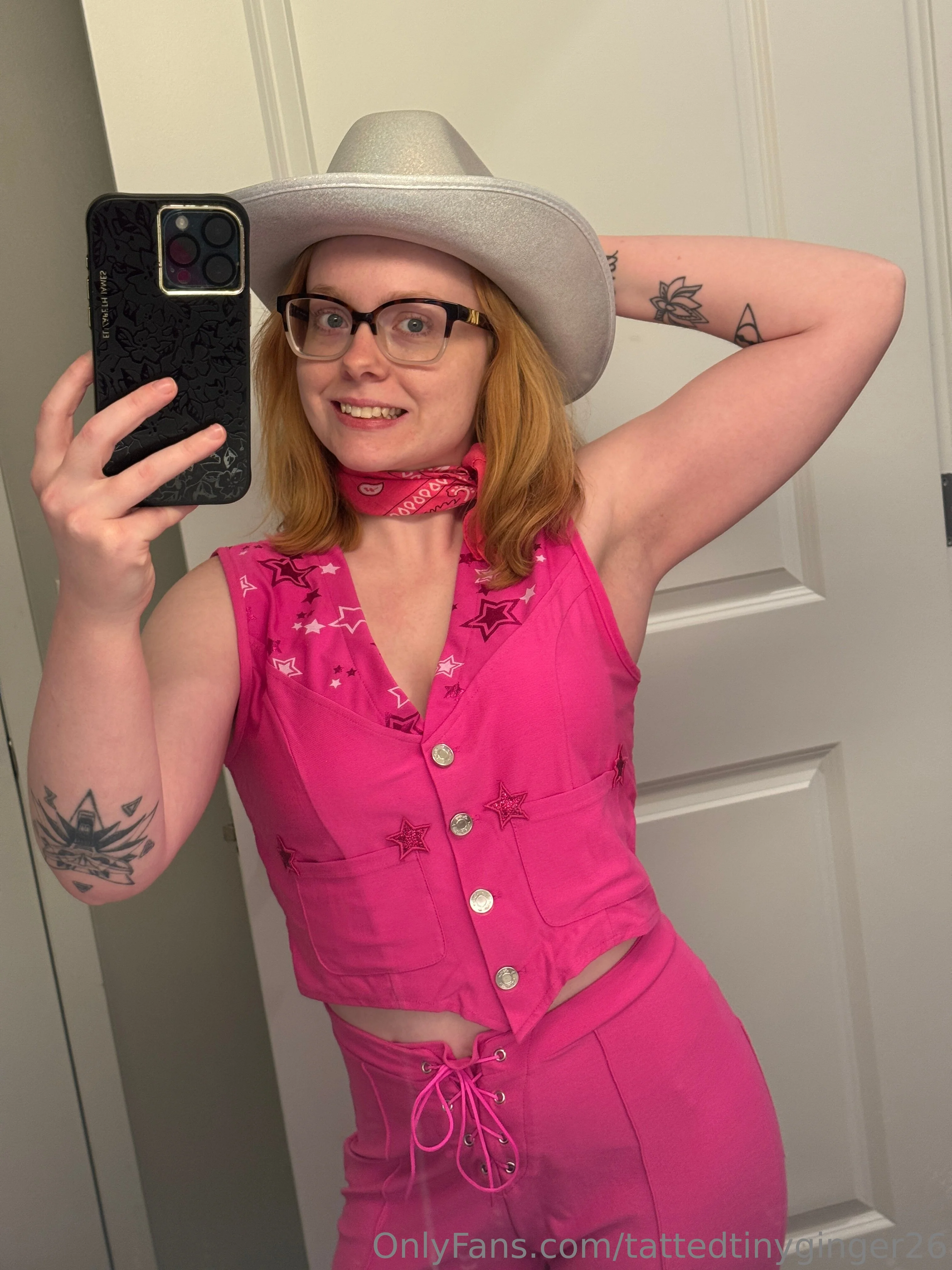 ❤️‍🔥 Megara ❤️‍🔥 @tattedtinyginger26 selfies