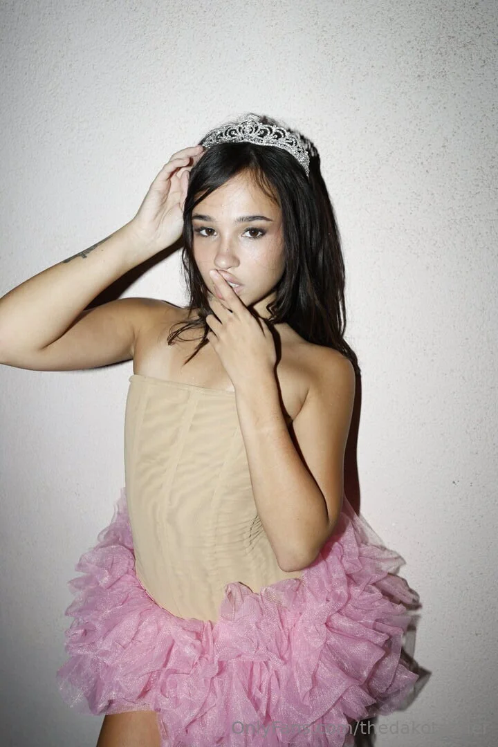Dakota  <3 nude Photo /  Porn - Photo #2