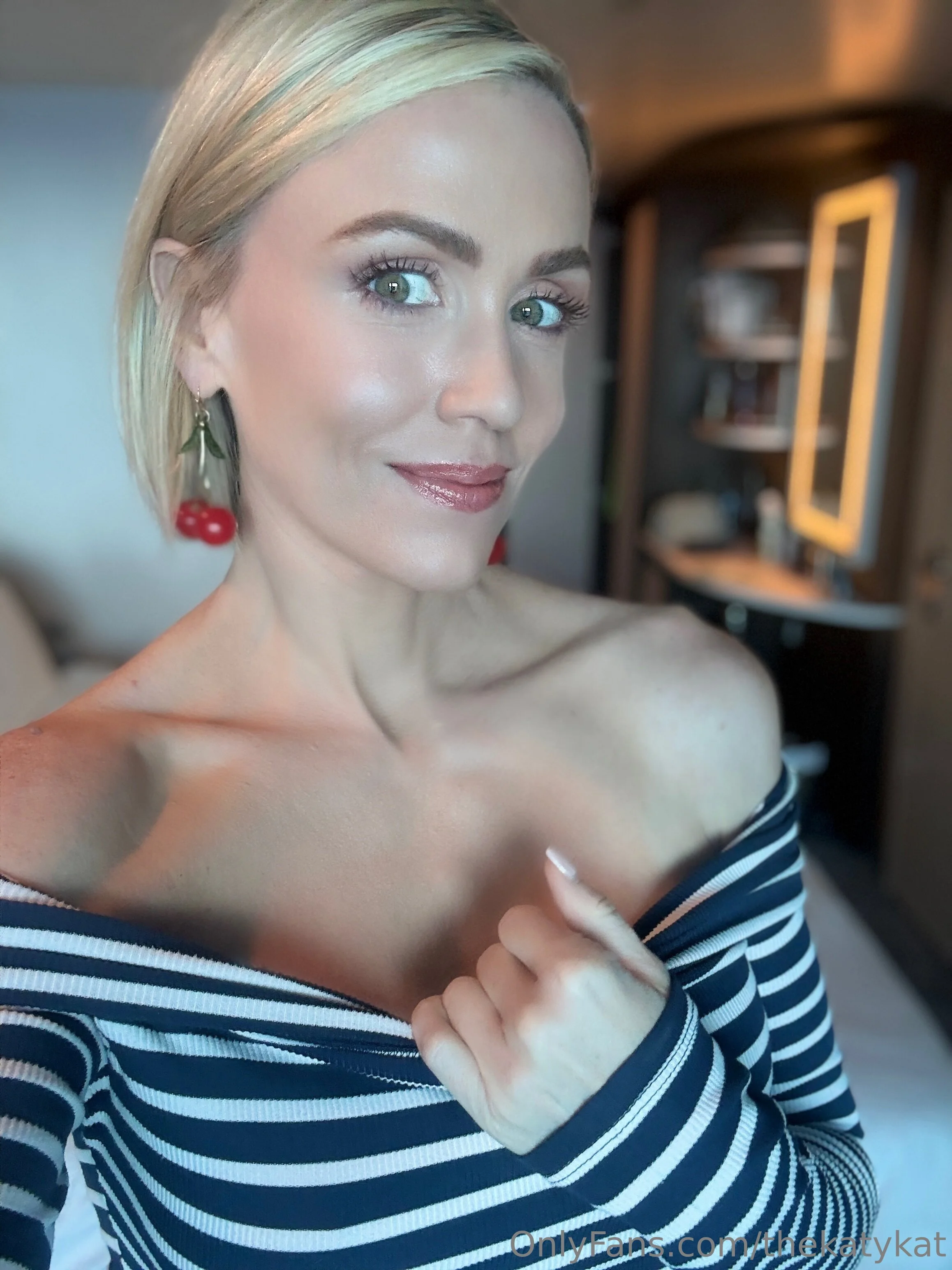 🍀🍀 Katy Kat 🍀🍀 @thekatykat swimming pool