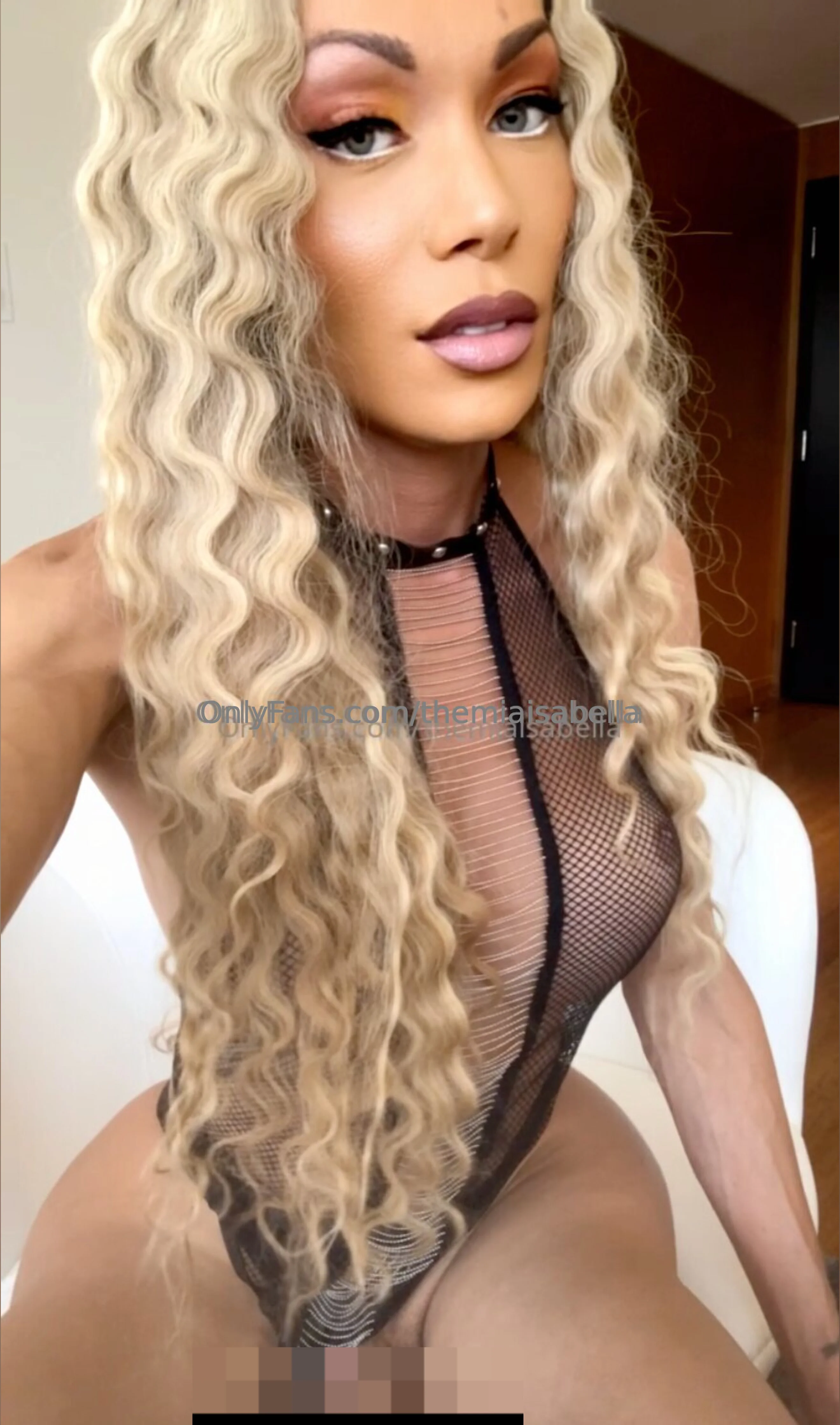 Mia Isabella ✨ @themiaisabella topless pool photos