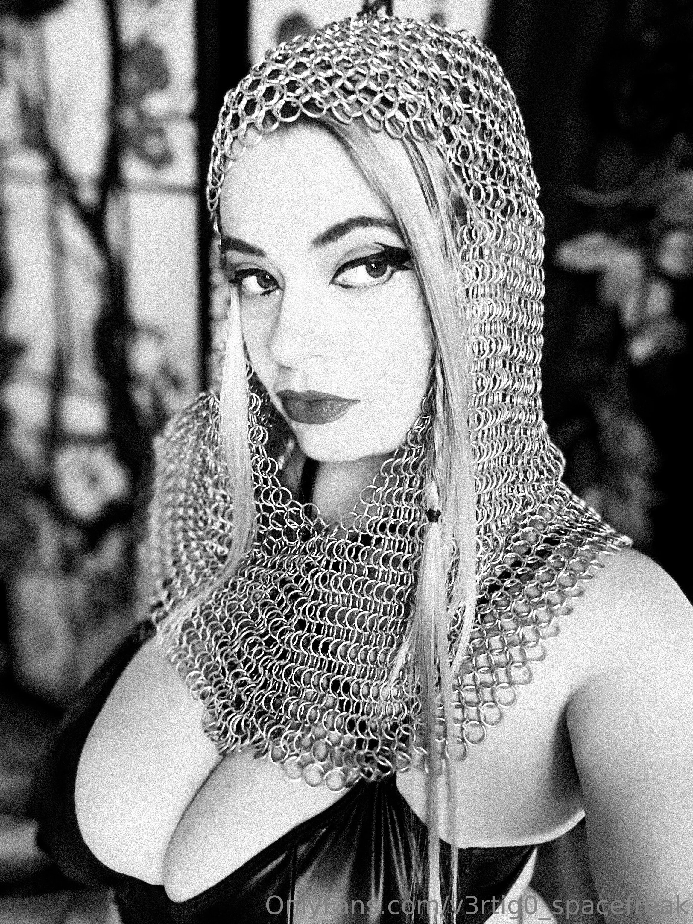 Vertigo 🖤✨️ @v3rtig0_spacefreak bold ad