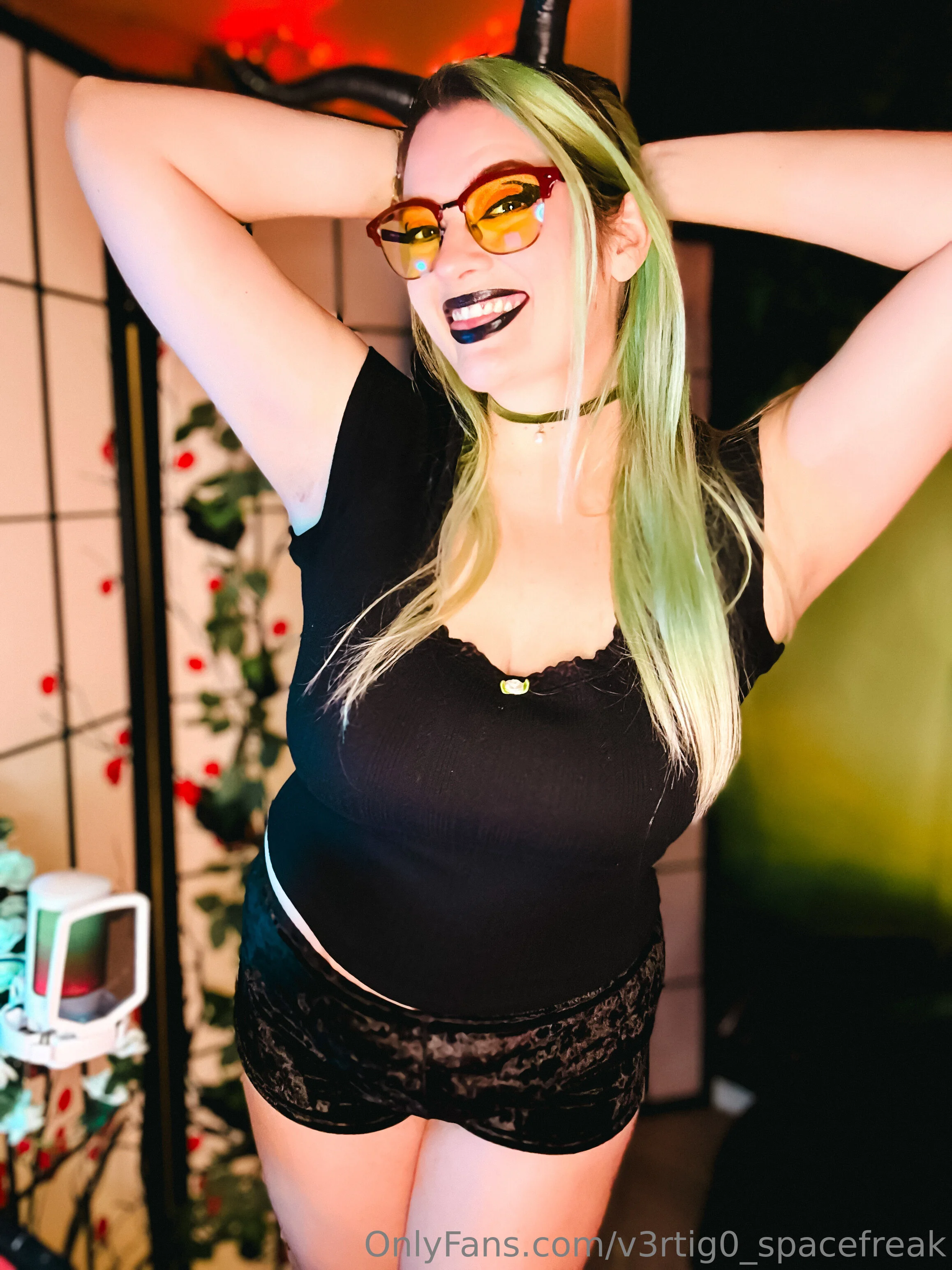 Vertigo 🖤✨️ @v3rtig0_spacefreak pool pics paparazzi