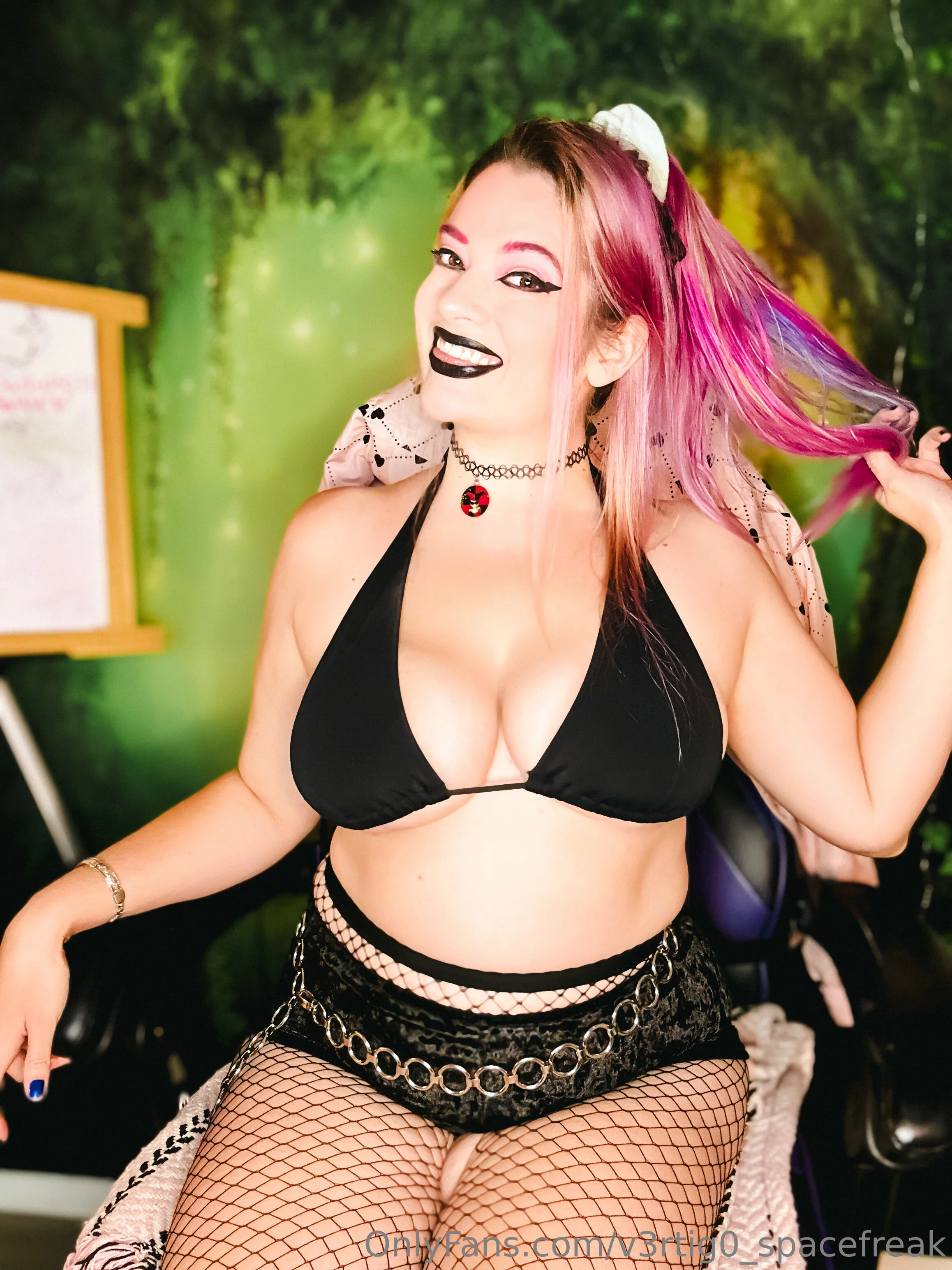 Vertigo 🖤✨️ @v3rtig0_spacefreak hawaii photos