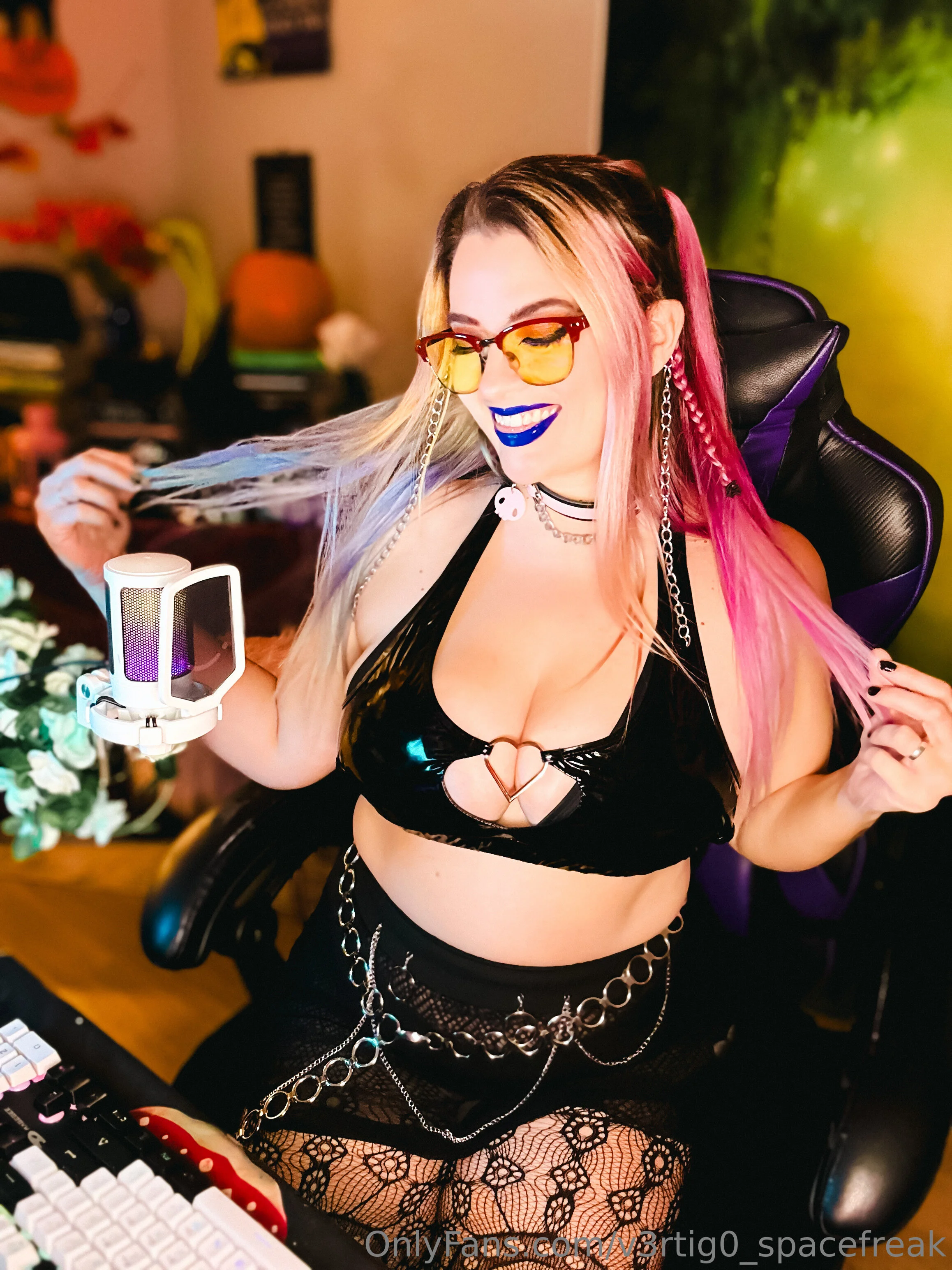 Vertigo 🖤✨️ @v3rtig0_spacefreak sitcom